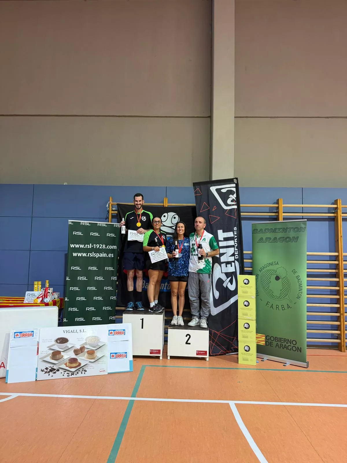 Torneo de Zaragoza. VV Osca. Mario Casterad y Estefanía Barrabés campeones dobles mixtos A1