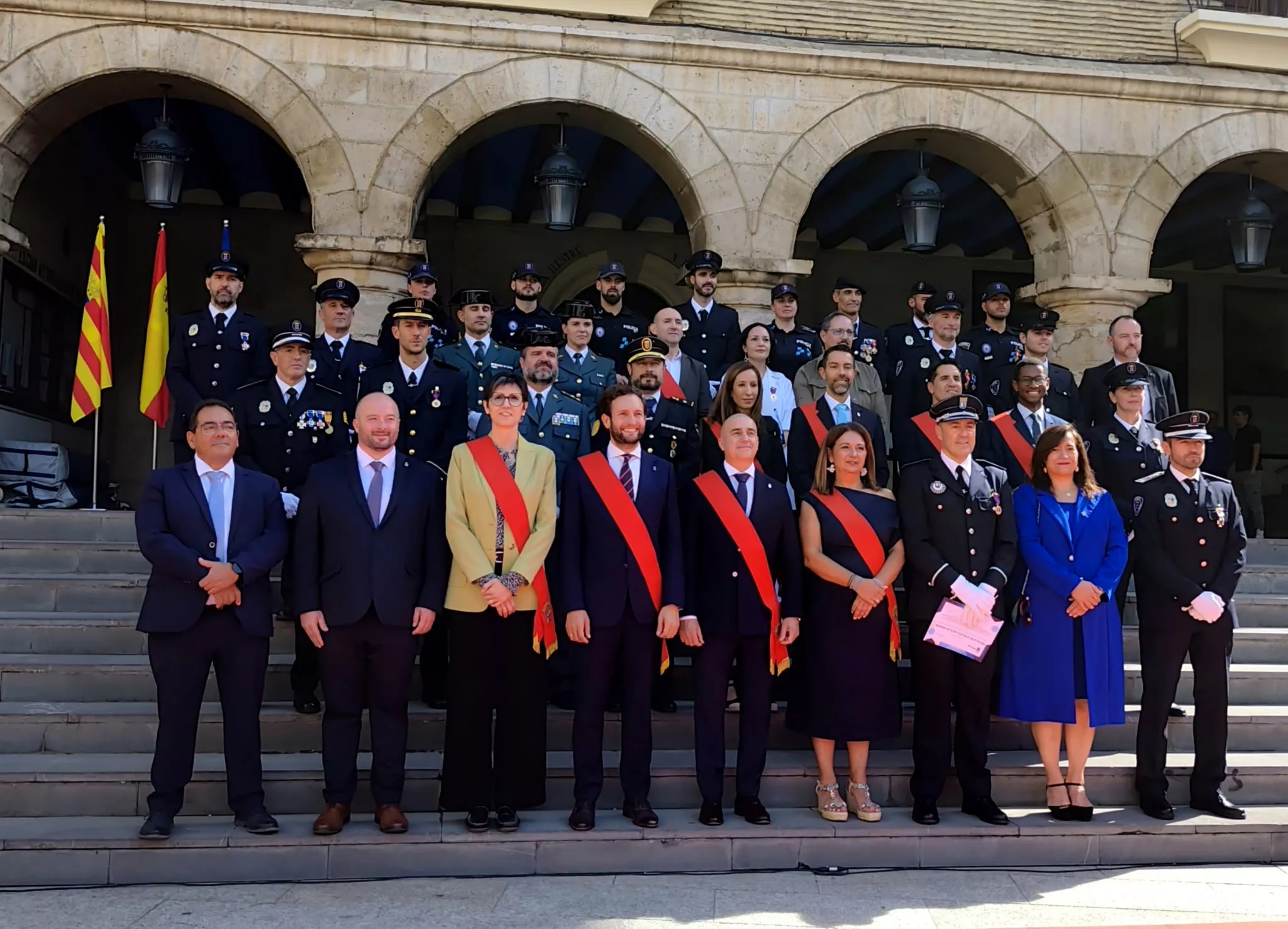 Monzón reconoce la labor de sus policías locales y de quienes han colaborado con el cuerpo.