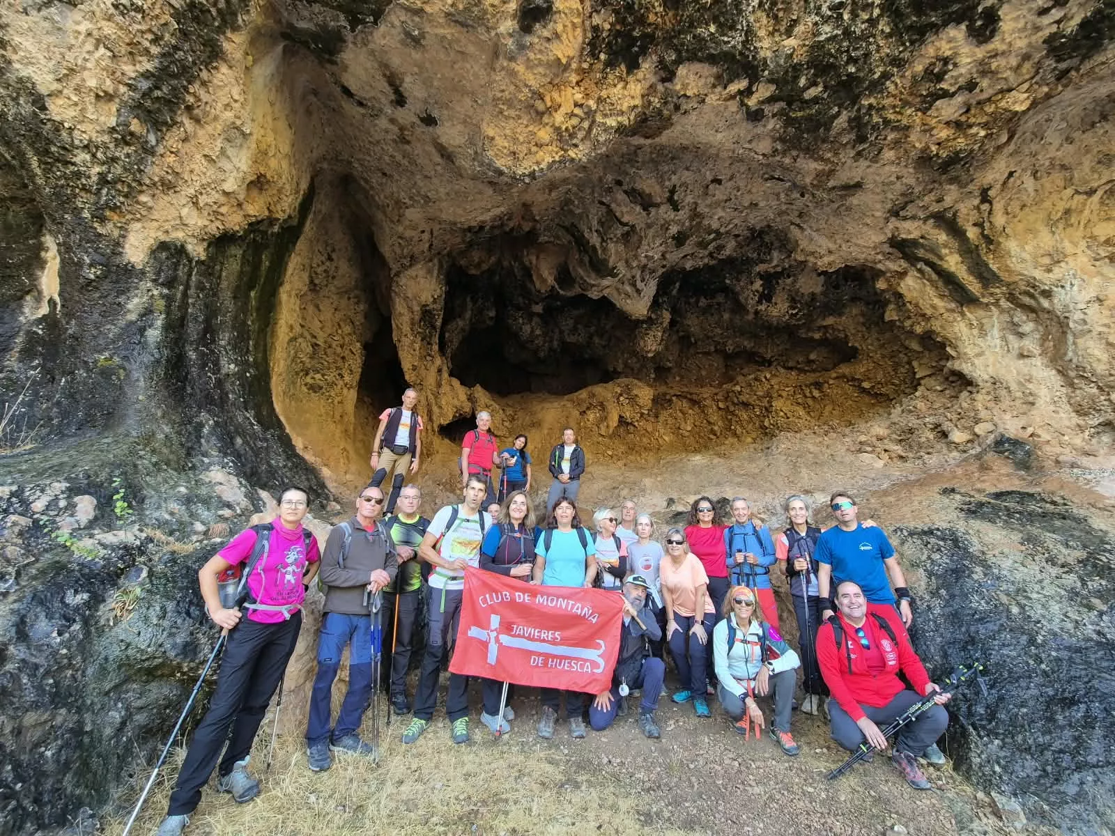 En la Cueva Al-Foraz en Agüero