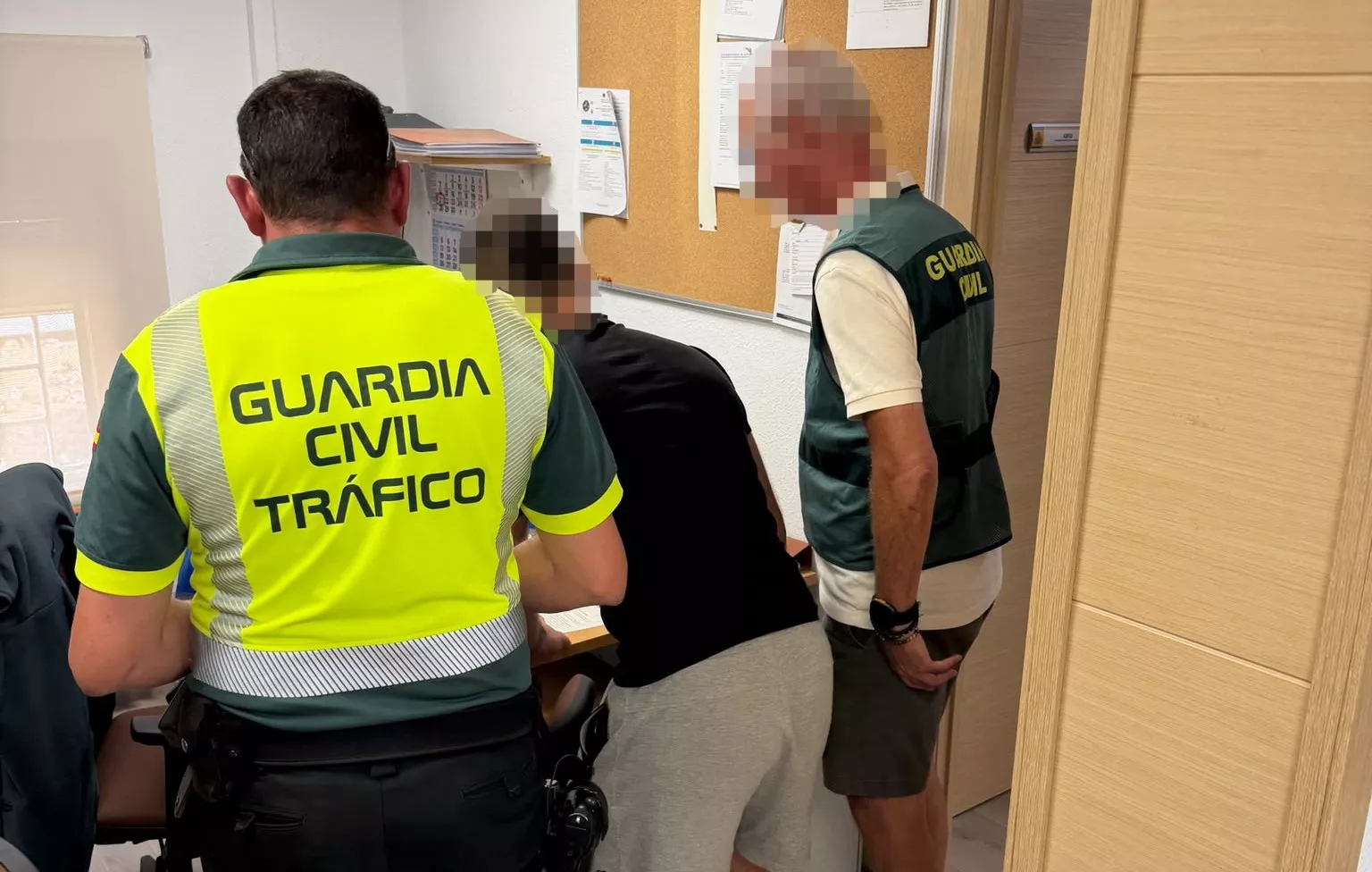 Investigado tras acudir conduciendo un vehículo al curso para recuperar el carné.