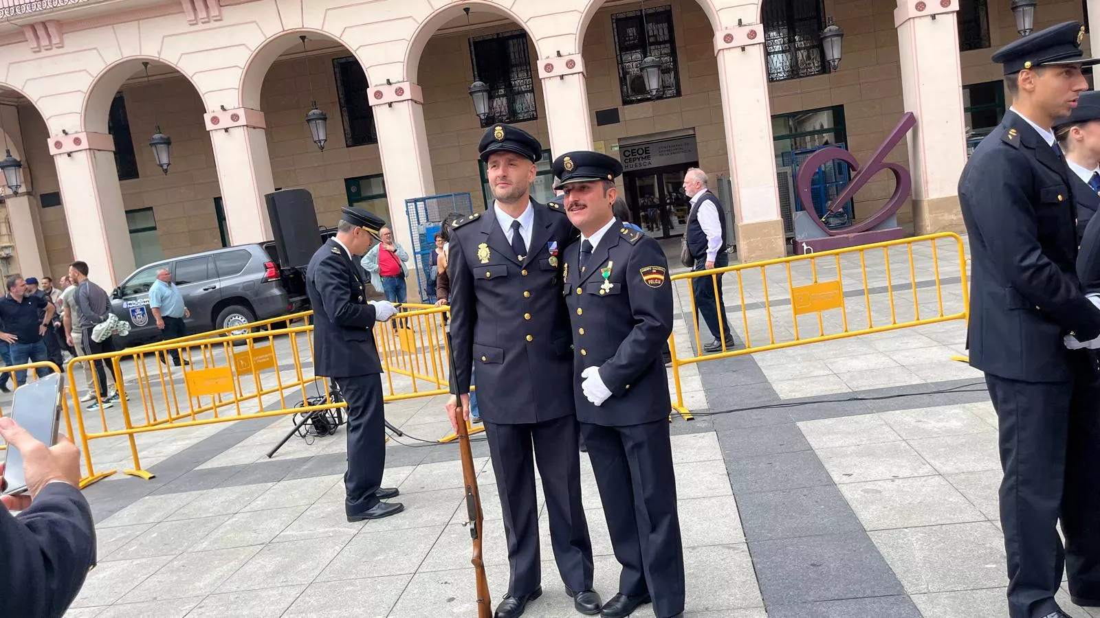 Celebración del Día de la Policía Nacional en Huesca. Foto Mercedes Manterola