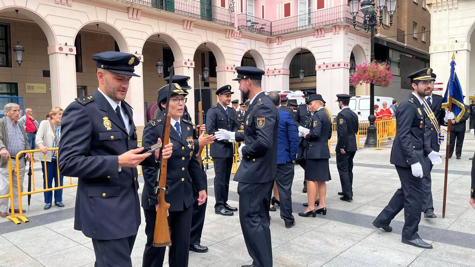 Celebración del Día de la Policía Nacional en Huesca. Foto Mercedes Manterola