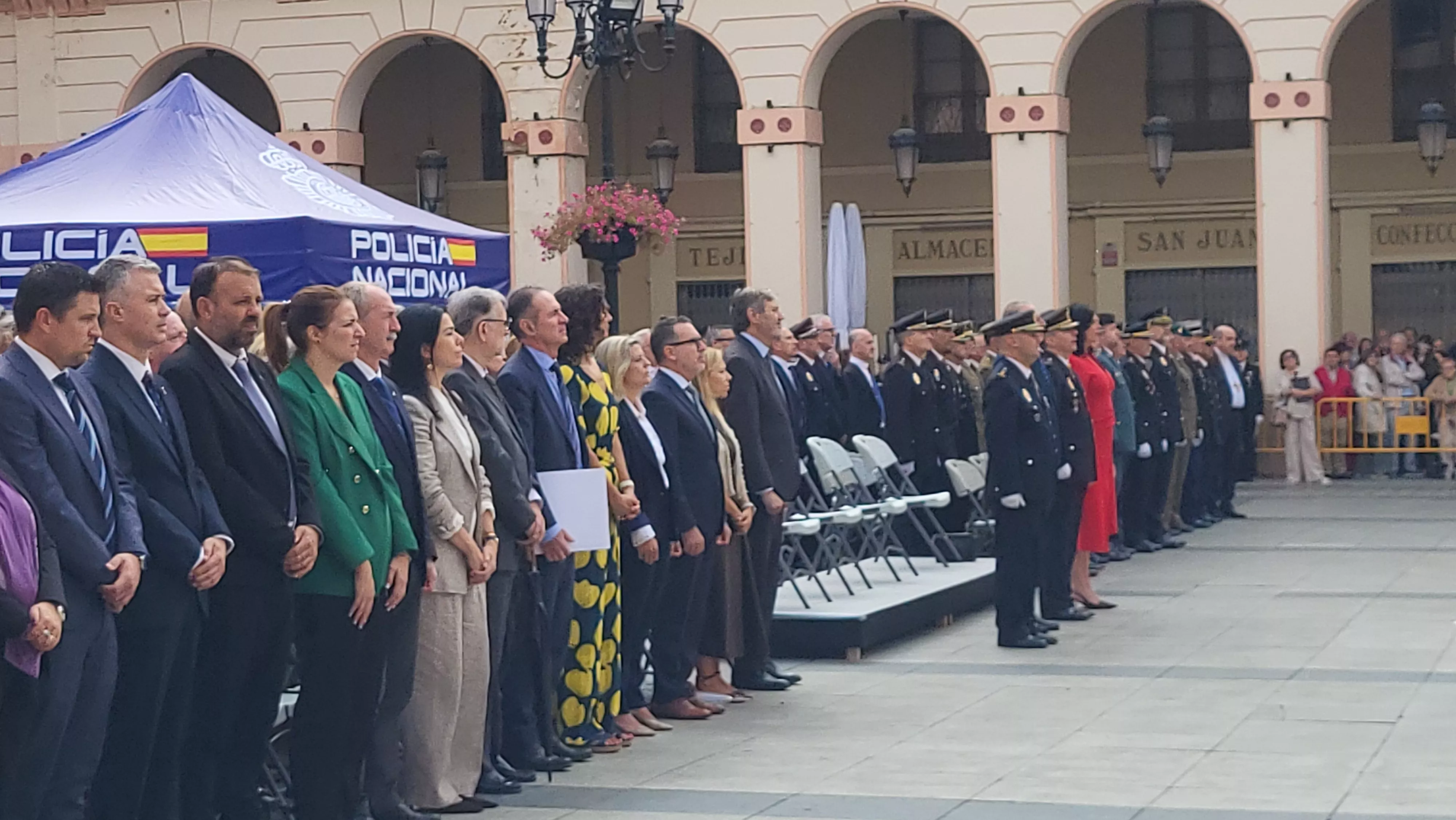 Celebración del Día de la Policía Nacional en Huesca. Foto Mercedes Manterola
