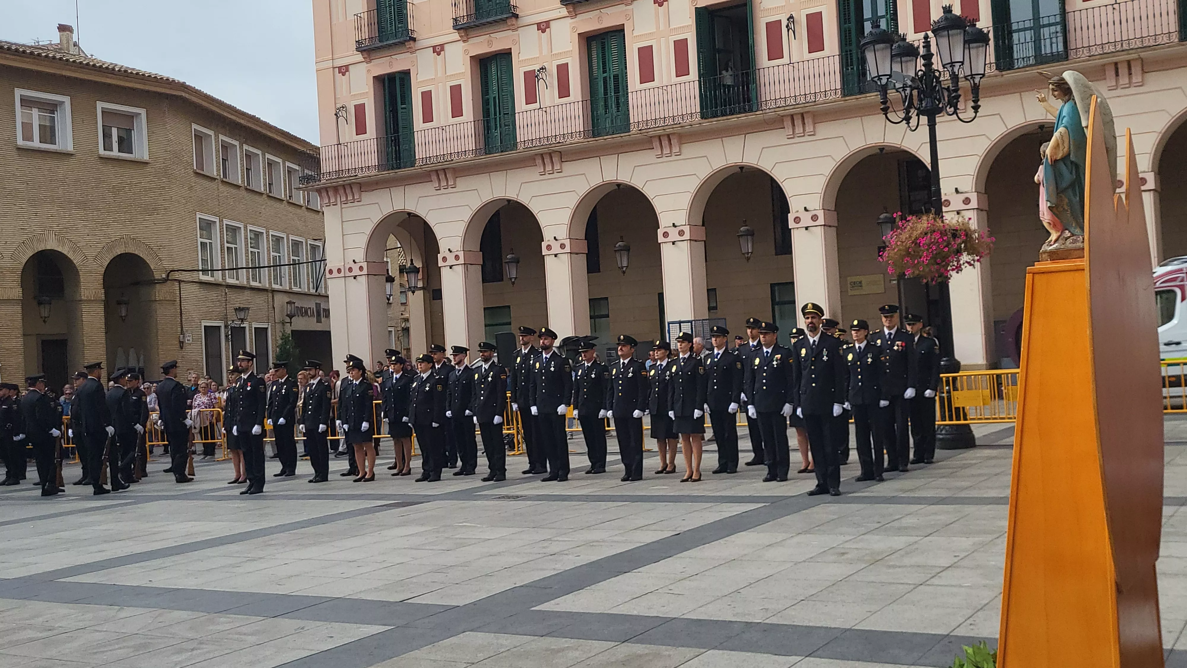 Celebración del Día de la Policía Nacional en Huesca. Foto Mercedes Manterola