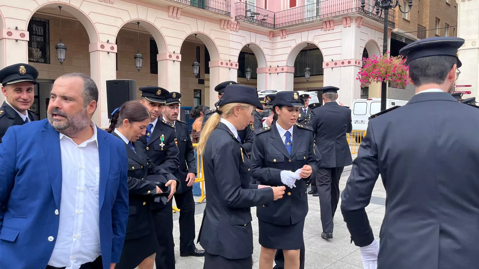 Celebración del Día de la Policía Nacional en Huesca. Foto Mercedes Manterola