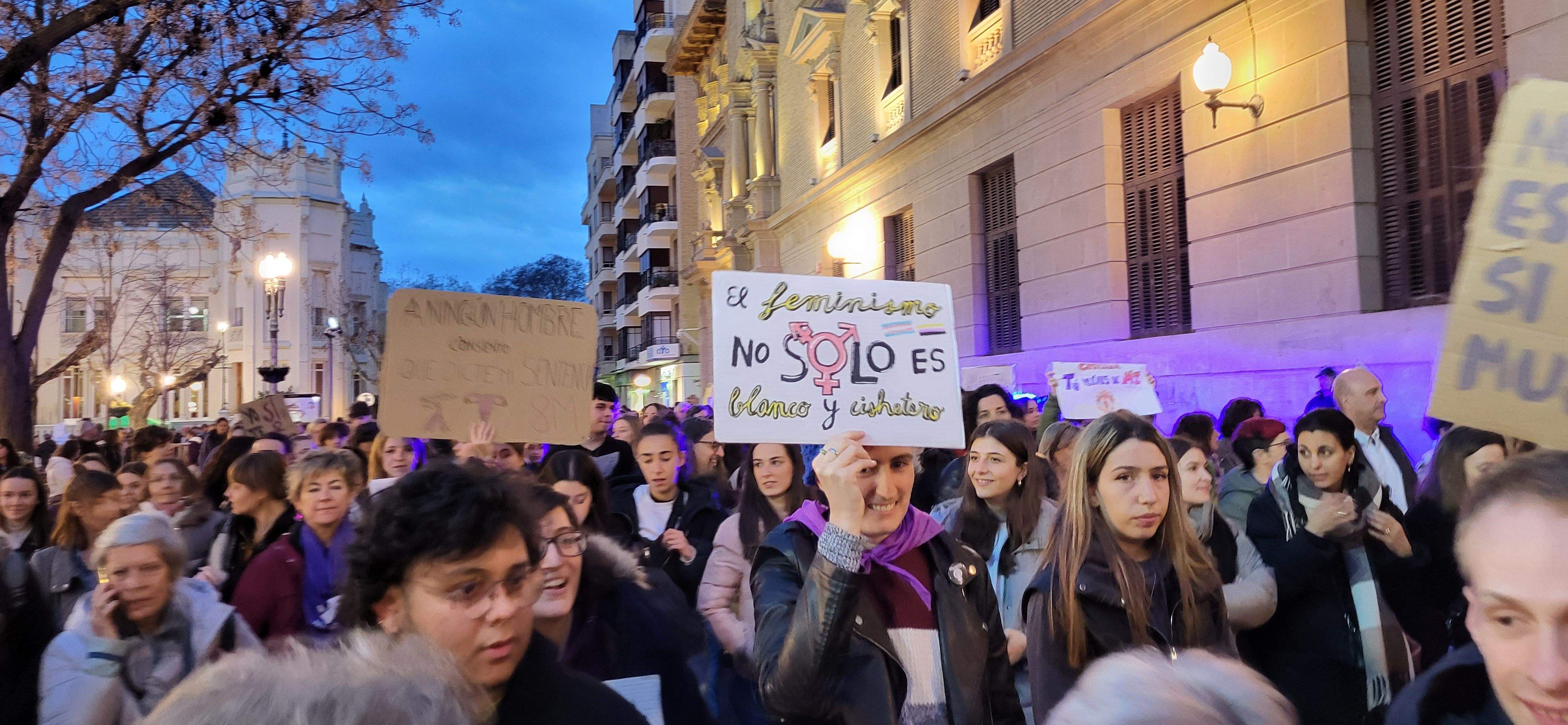 Manifestación por el 8M en Huesca. Foto: Mercedes Manterola