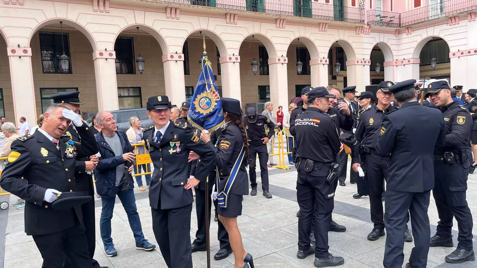 Celebración del Día de la Policía Nacional en Huesca. Foto Mercedes Manterola