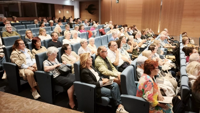 Mercedes Nasarre presenta El Sueño del Psiquiatra en Fundación Ibercaja Huesca.