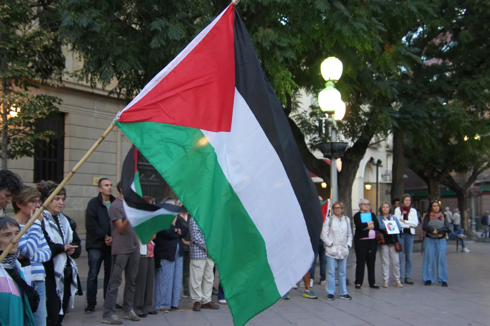 Concentración en apoyo a Palestina en Huesca. Foto: Carlos Neofato
