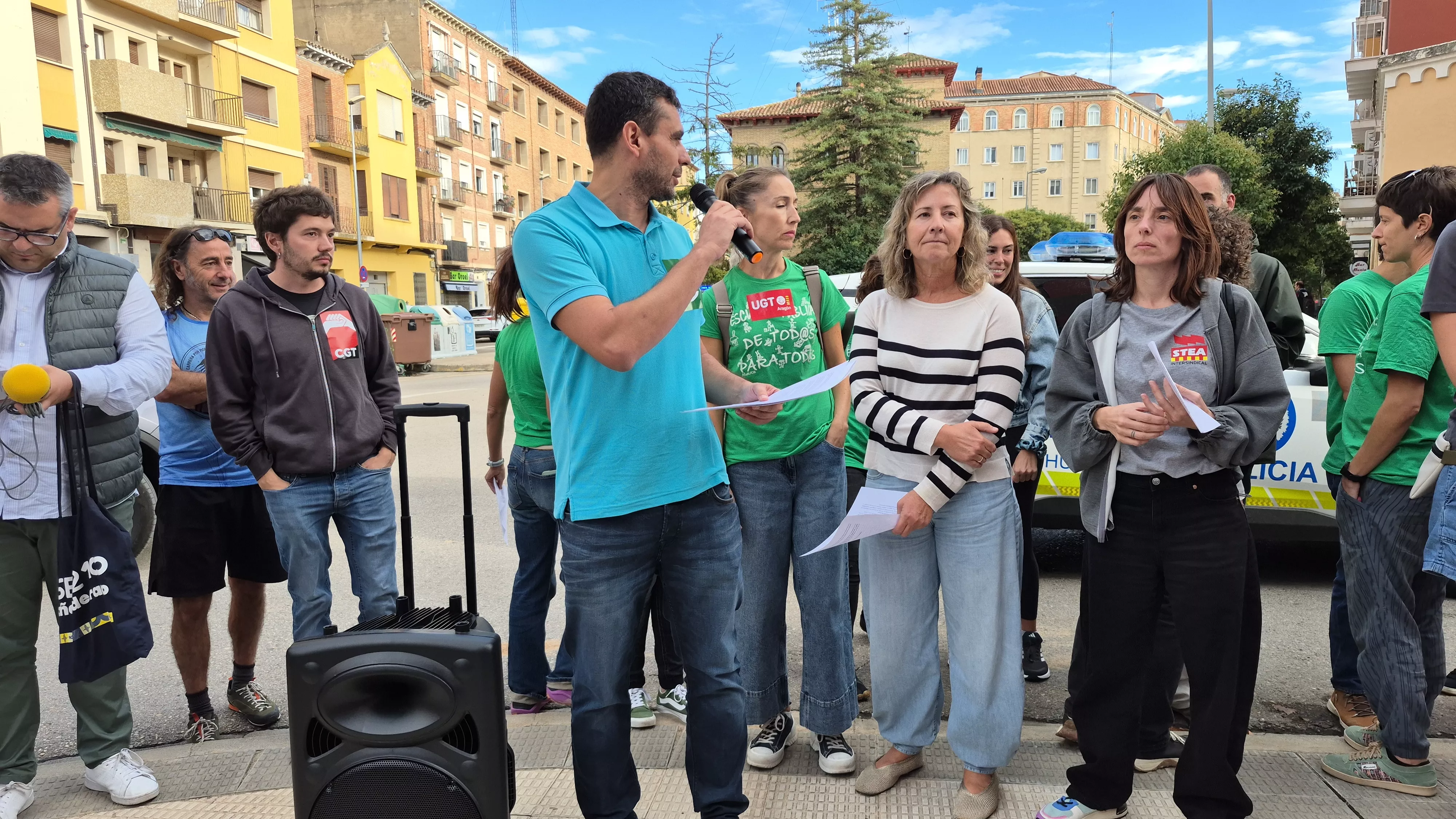 "Abrazo" al IES Ramón y Cajal y en apoyo a Sergio Martínez. Foto Myriam Martínez