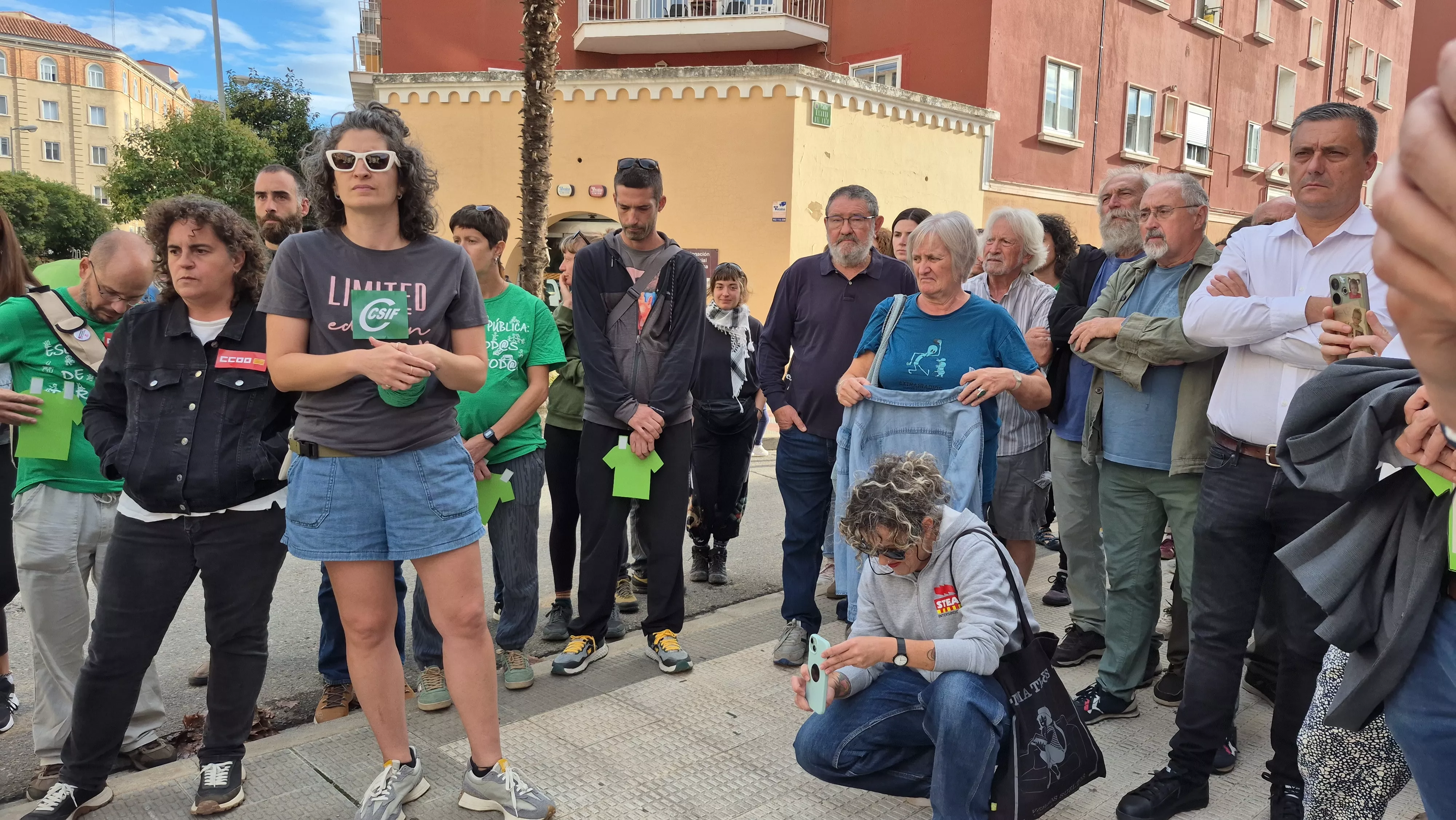 "Abrazo" al IES Ramón y Cajal y en apoyo a Sergio Martínez. Foto Myriam Martínez