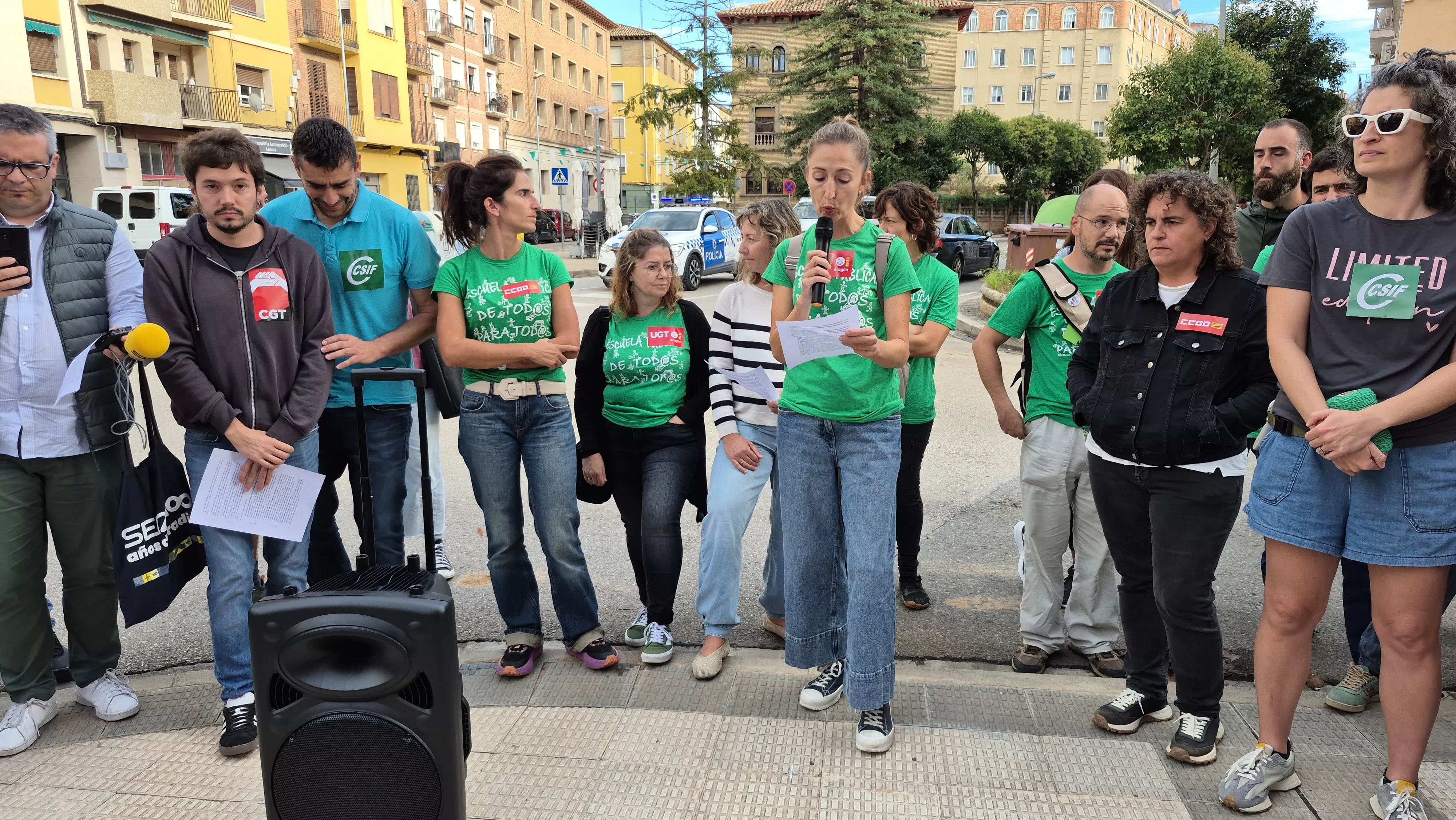 "Abrazo" al IES Ramón y Cajal y en apoyo a Sergio Martínez. Foto Myriam Martínez
