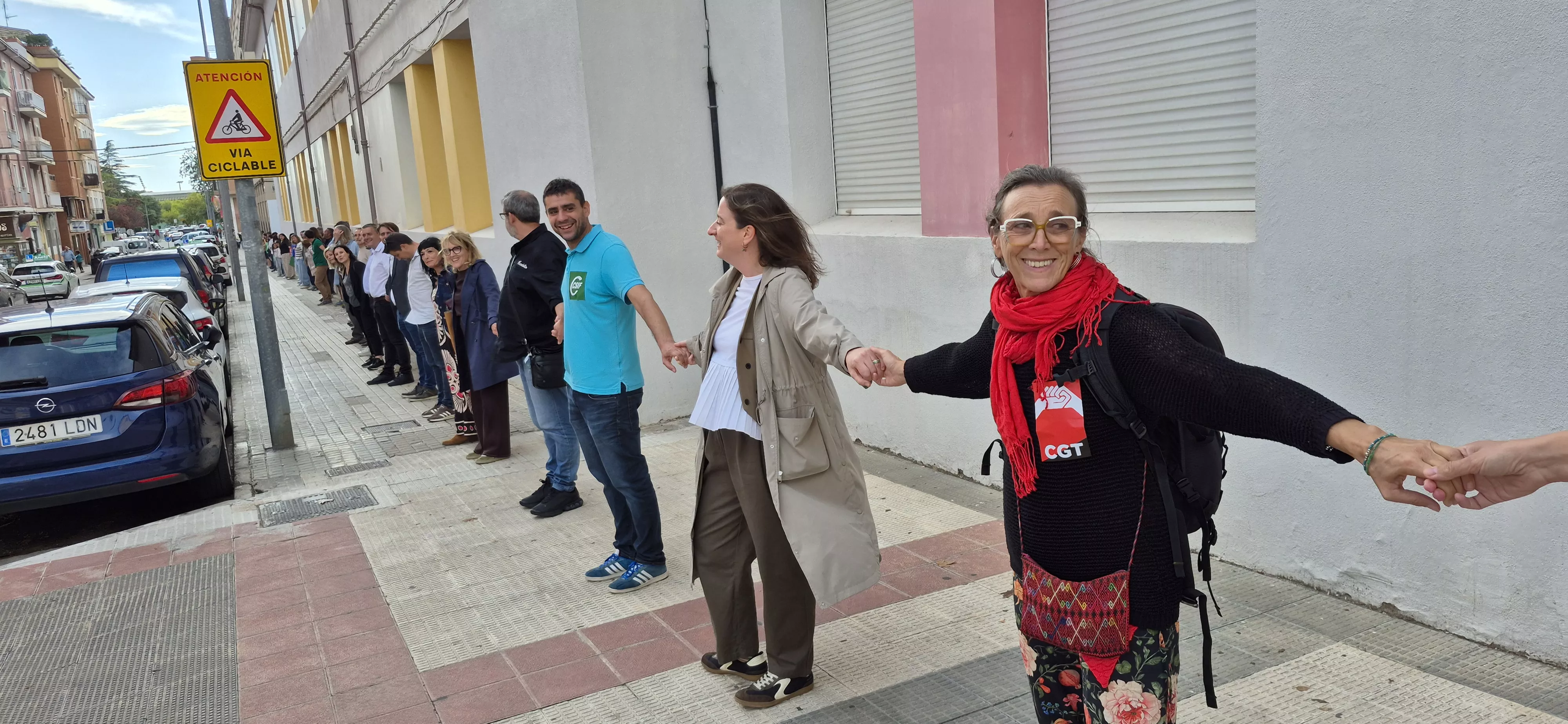"Abrazo" al IES Ramón y Cajal y en apoyo a Sergio Martínez. Foto Myriam Martínez