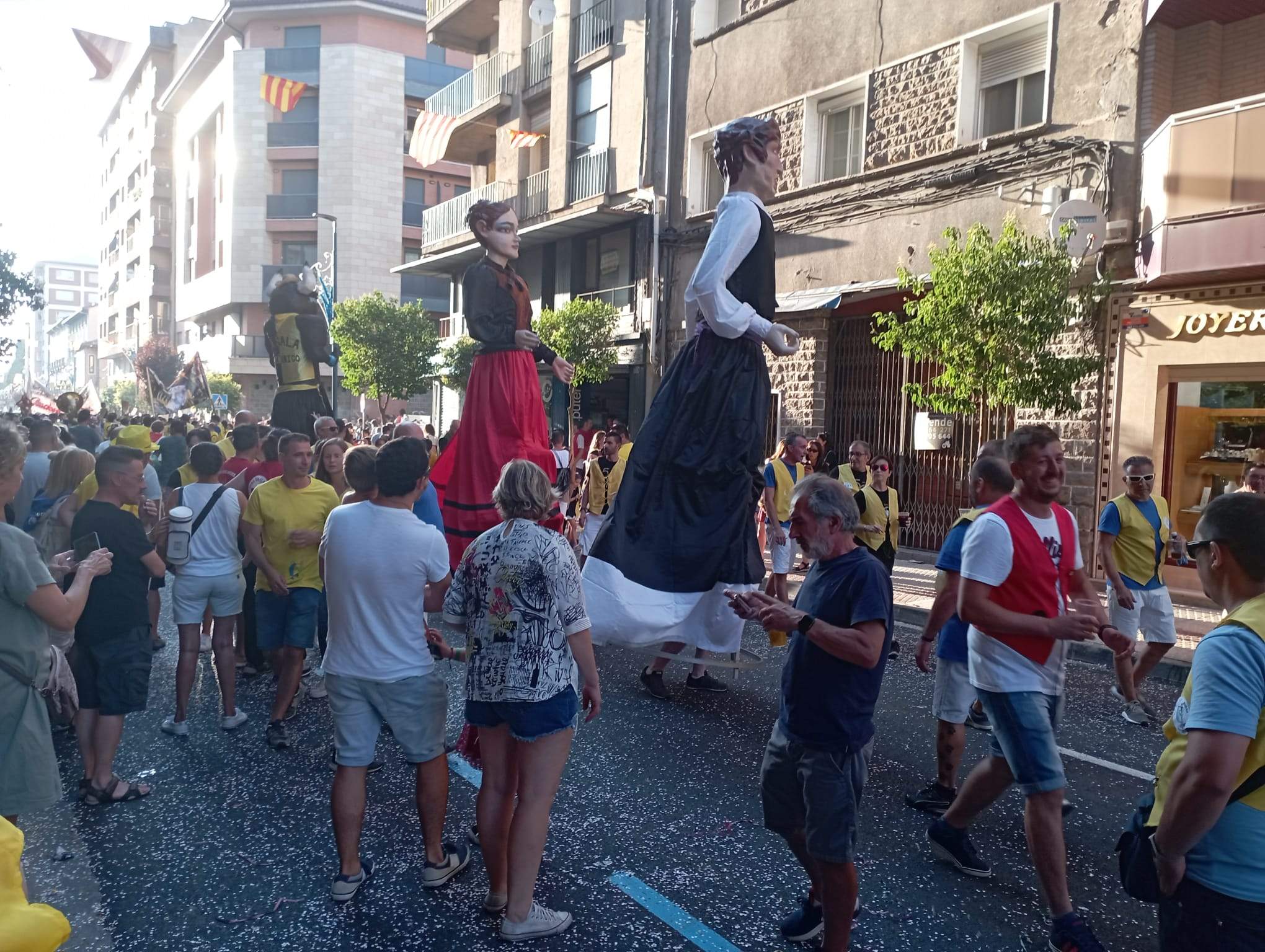 Desfile de las fiestas de Sabiñánigo