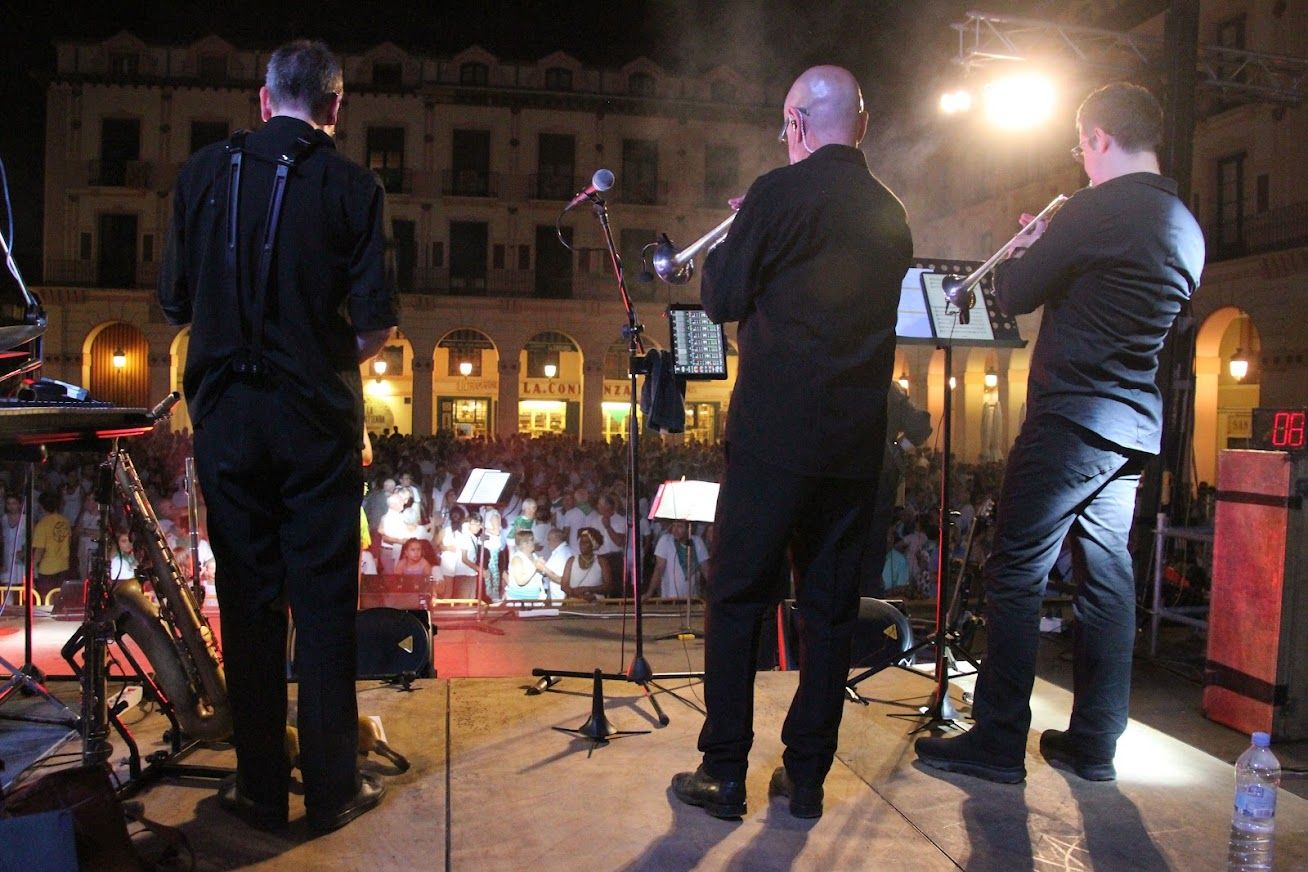 Orquesta Cimarrón. Foto Carlos Neofato 