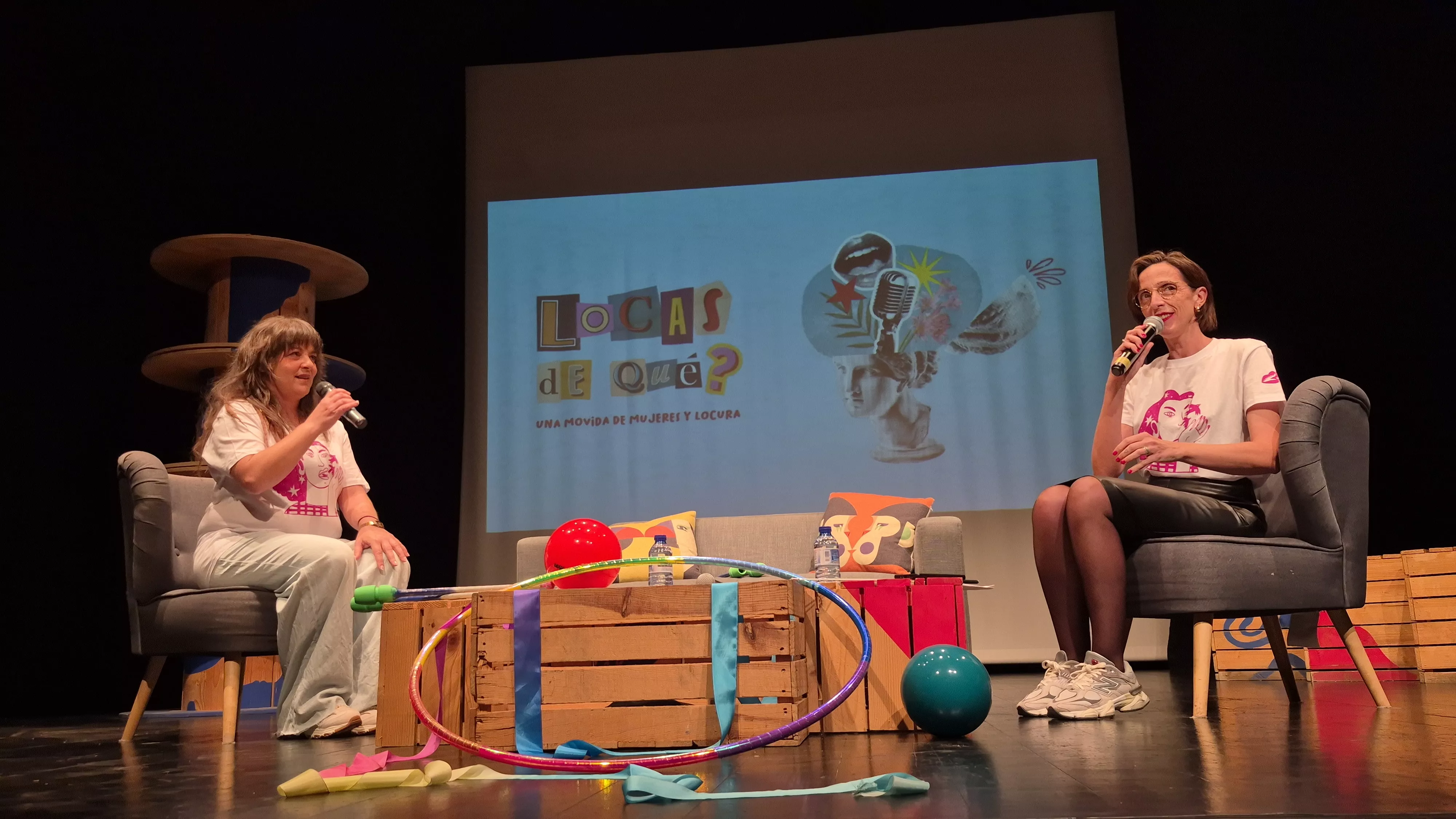 Asunta López y Ana Rosa Maza. Programa en directo de "Locas de qué" con Tania Lamarca. Foto Myriam Martínez