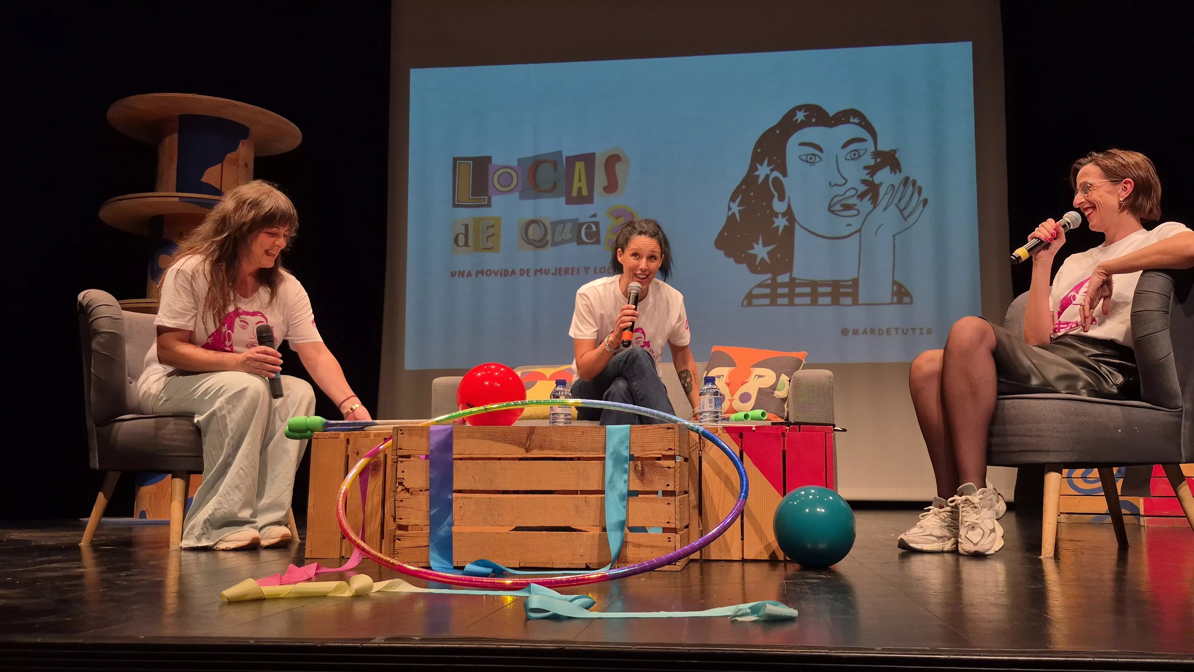 Asunta López, Tania Lamarca y Ana Rosa Maza. Programa en directo de "Locas de qué" con Tania Lamarca. Foto Myriam Martínez