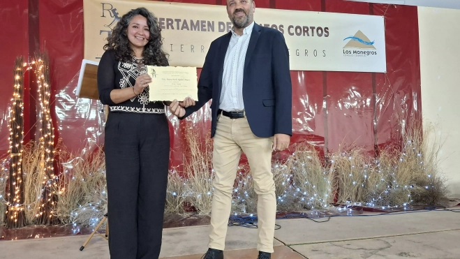 Entrega del primer premio Diana Paola Agámez. Entrega del primer premio Diana Paola Agámez.