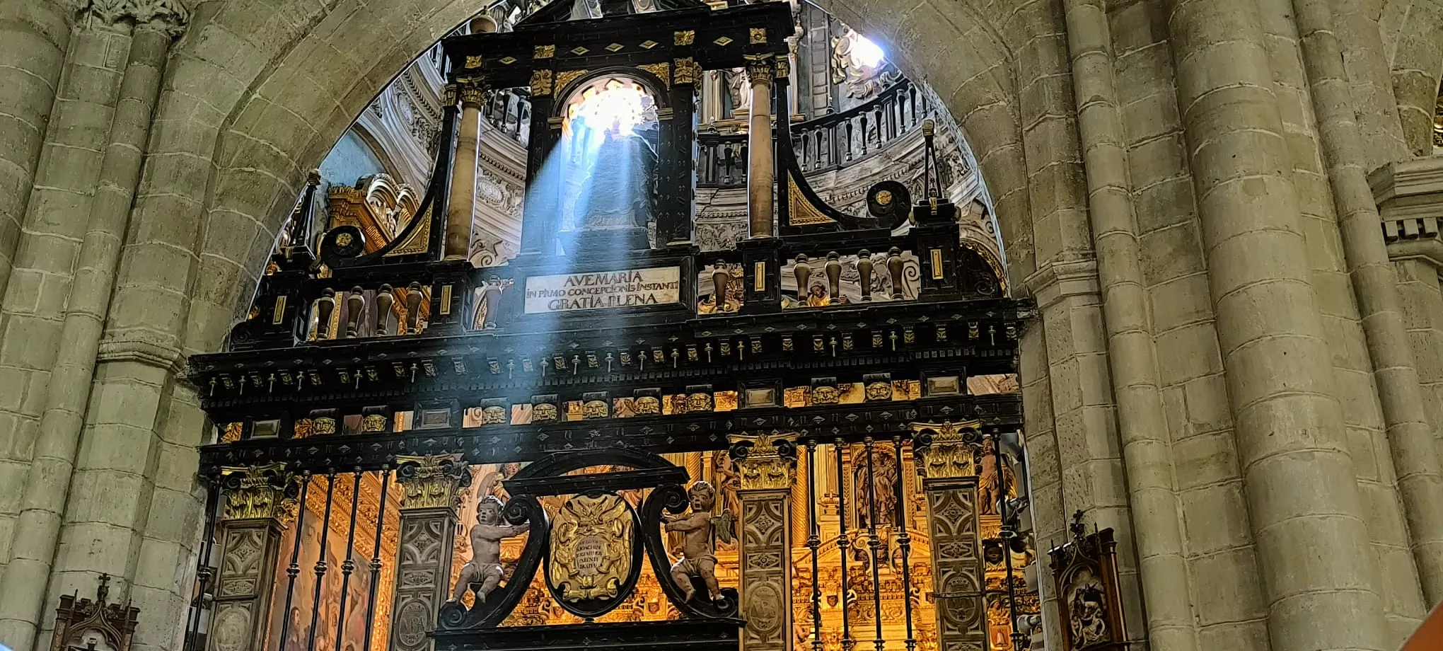 Asoleo de la Inmaculada Concepción en la Catedral de Huesca. Foto Joaquín Sarvisé