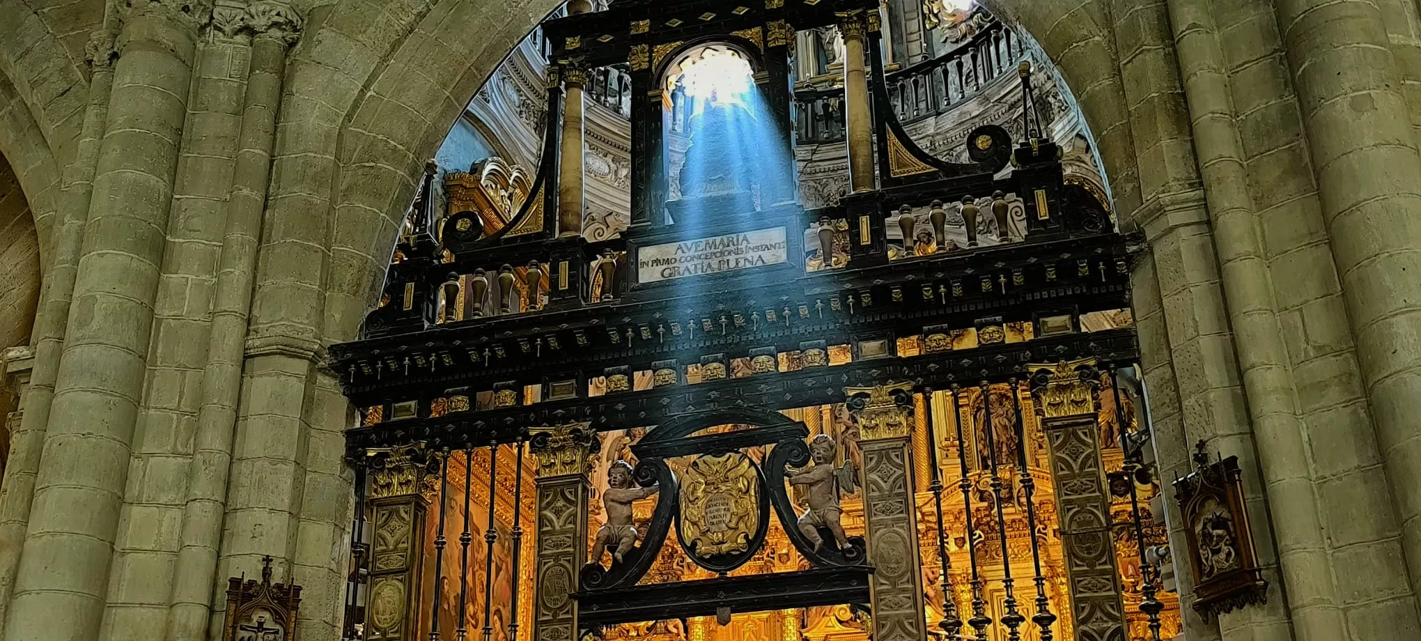 Asoleo de la Inmaculada Concepción en la Catedral de Huesca. Foto Joaquín Sarvisé