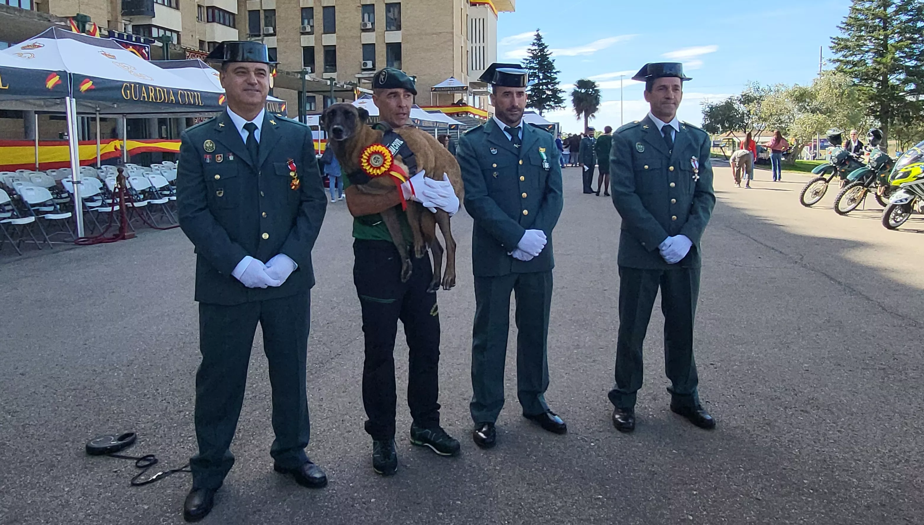 Celebración de la Guardia Civil de su festividad de la Virgen del Pilar en Huesca. Foto Mercedes Manterola