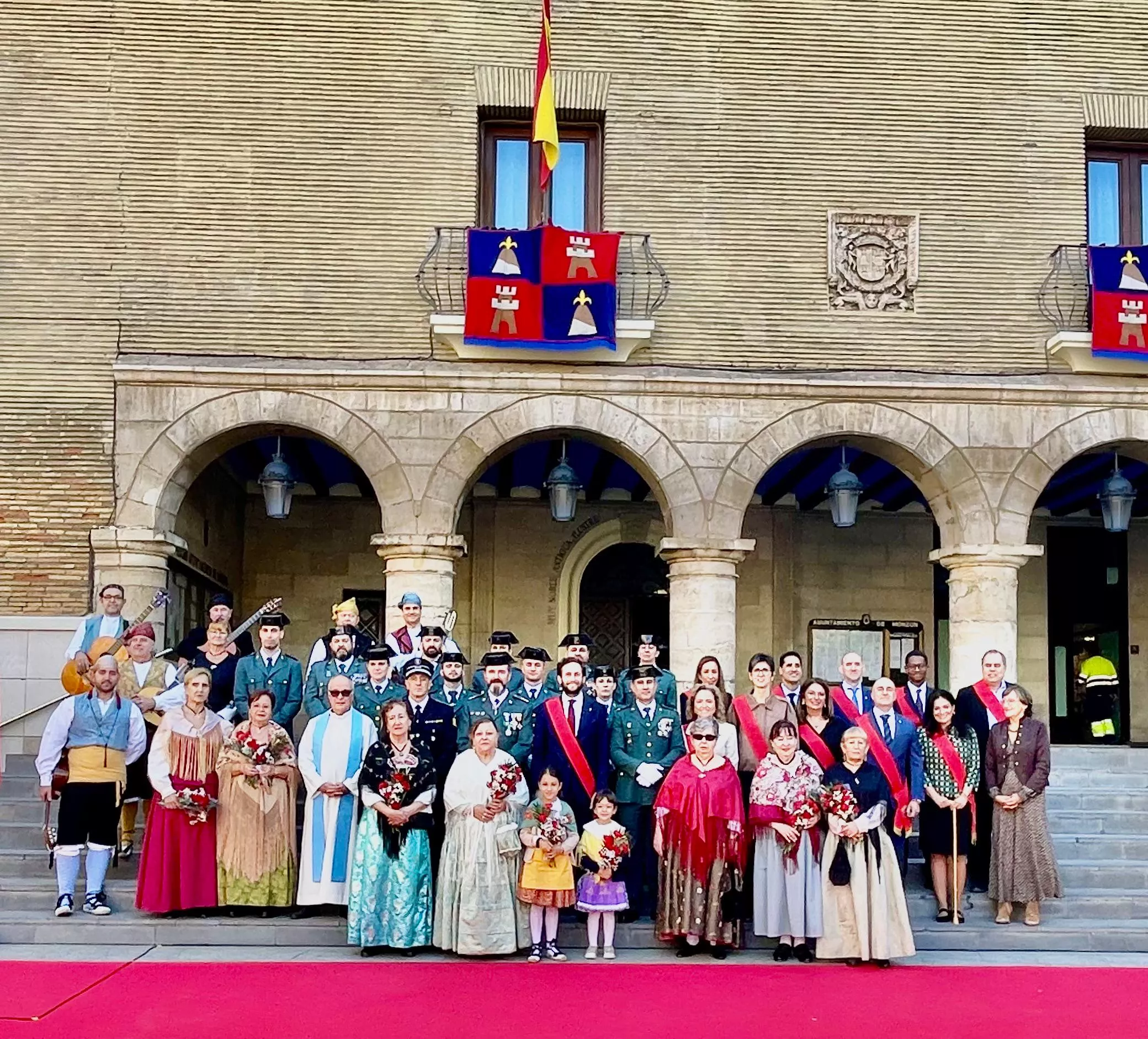 Virgen del Pilar, patrona de la Guardia Civil, en Monzón