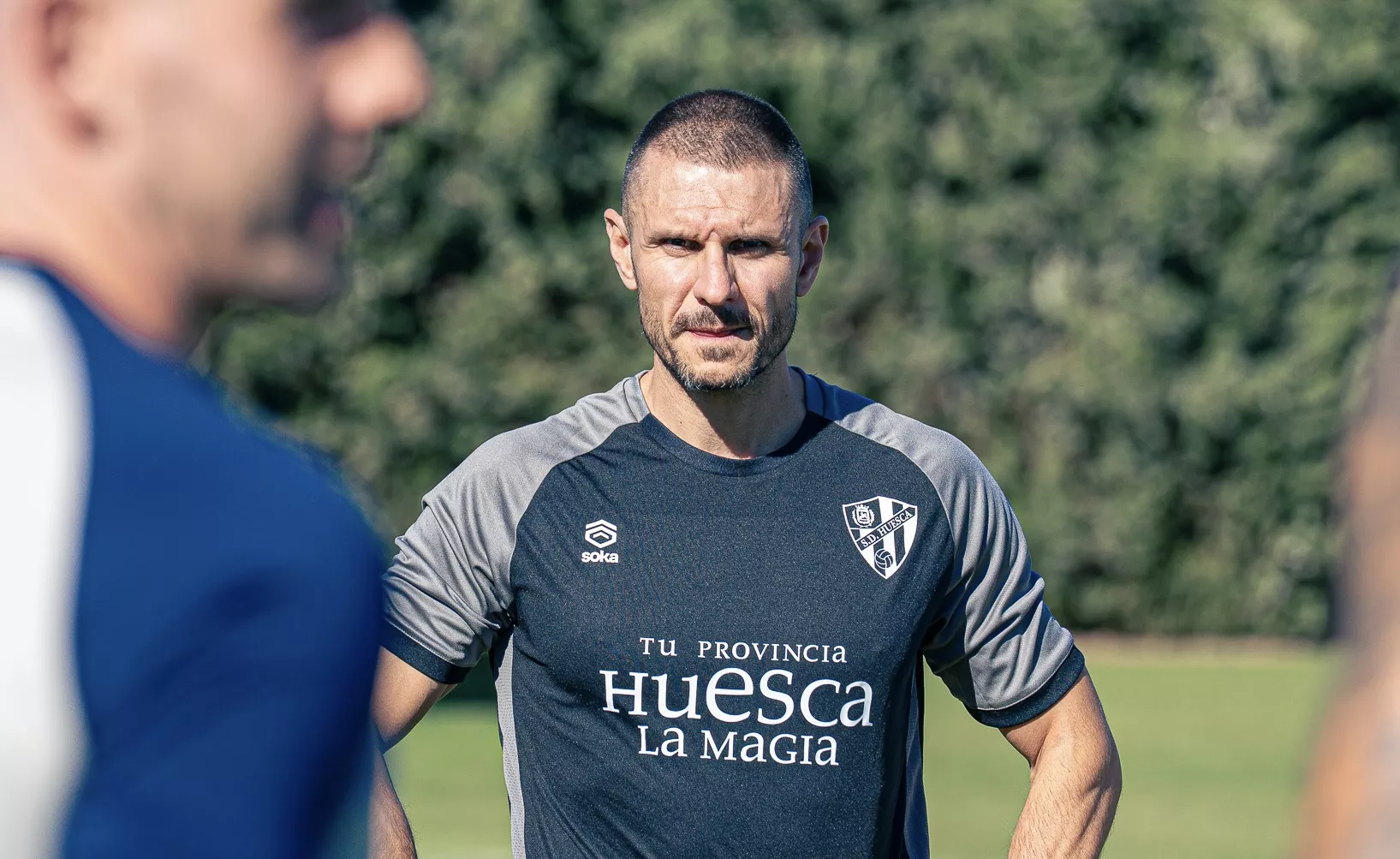“Importante cada pase”: Albert Rudé perfila al nuevo Huesca en la segunda sesión de entrenamiento