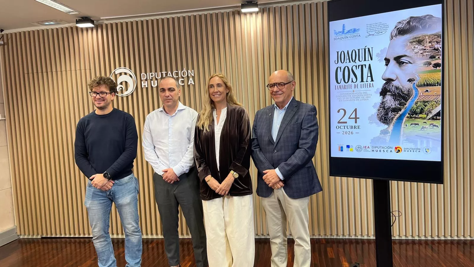 Participantes en la presentación de la conmemoración del discurso de Joaquín Costa de 1892 en Tamarite. Foto Mercedes Manterola