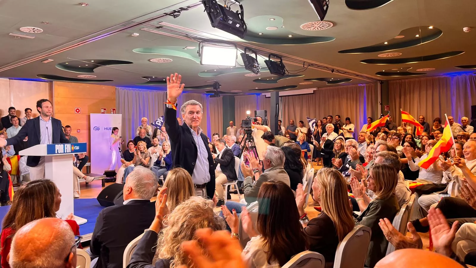 Acto público de Alberto Núñez Feijóo en Huesca. Foto Mercedes Manterola