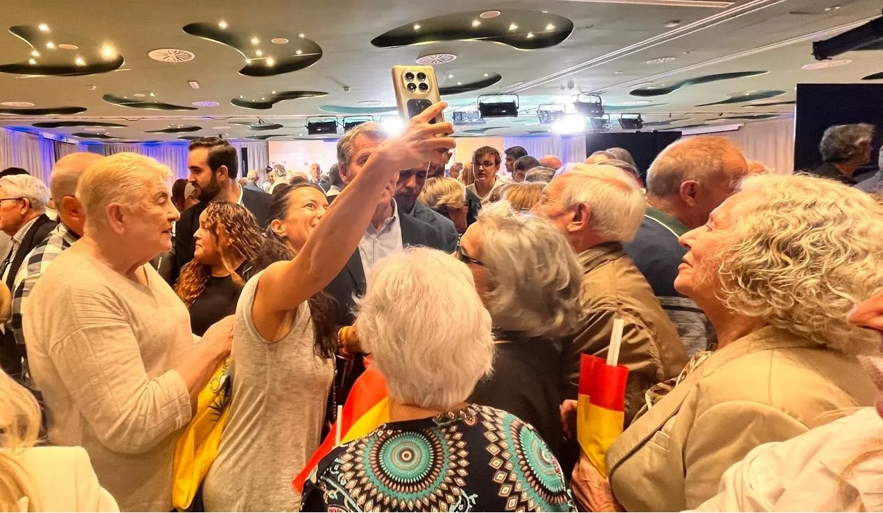 Acto público de Alberto Núñez Feijóo en Huesca. Foto Mercedes Manterola