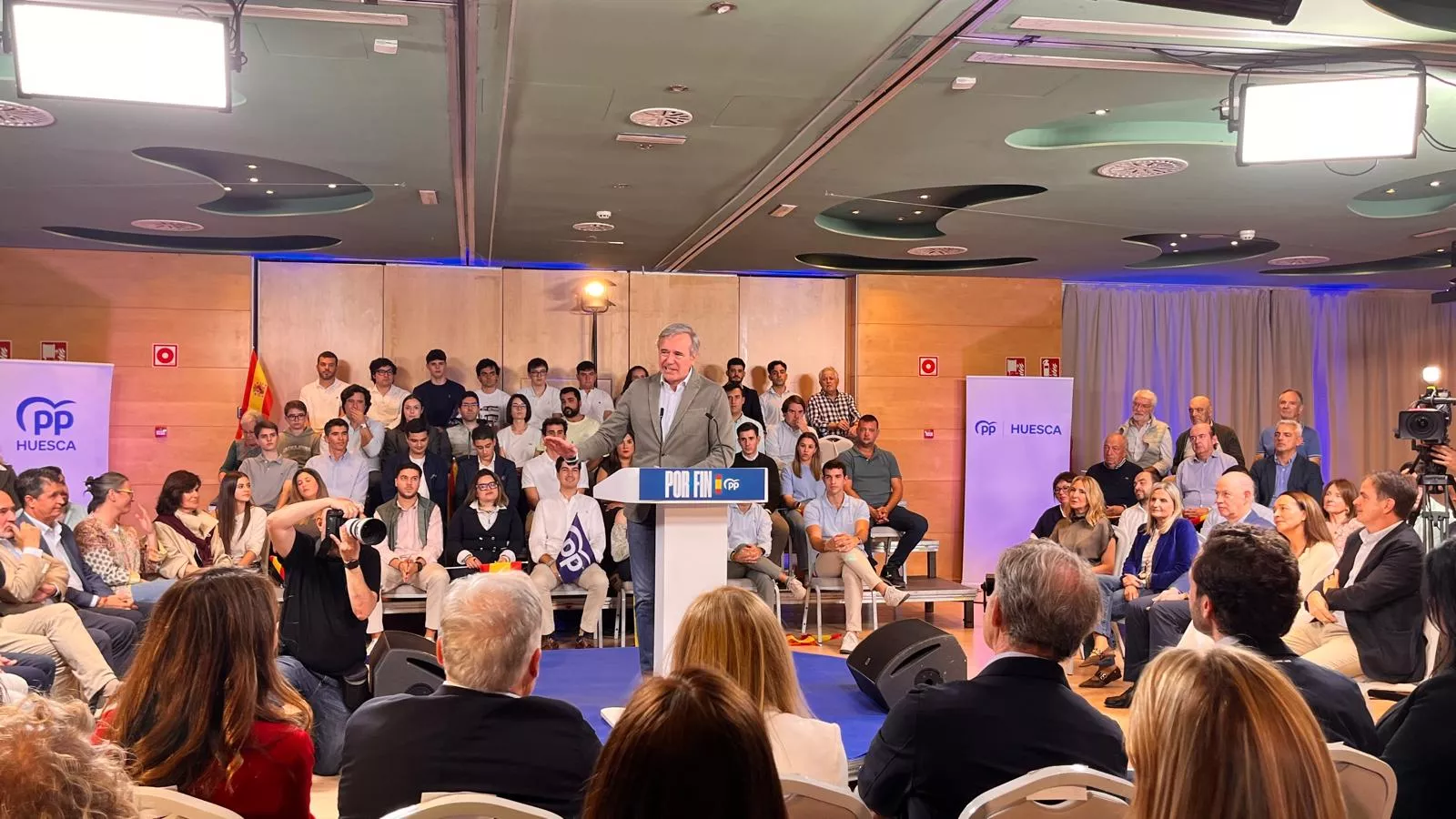 Acto público de Alberto Núñez Feijóo en Huesca. Foto Mercedes Manterola