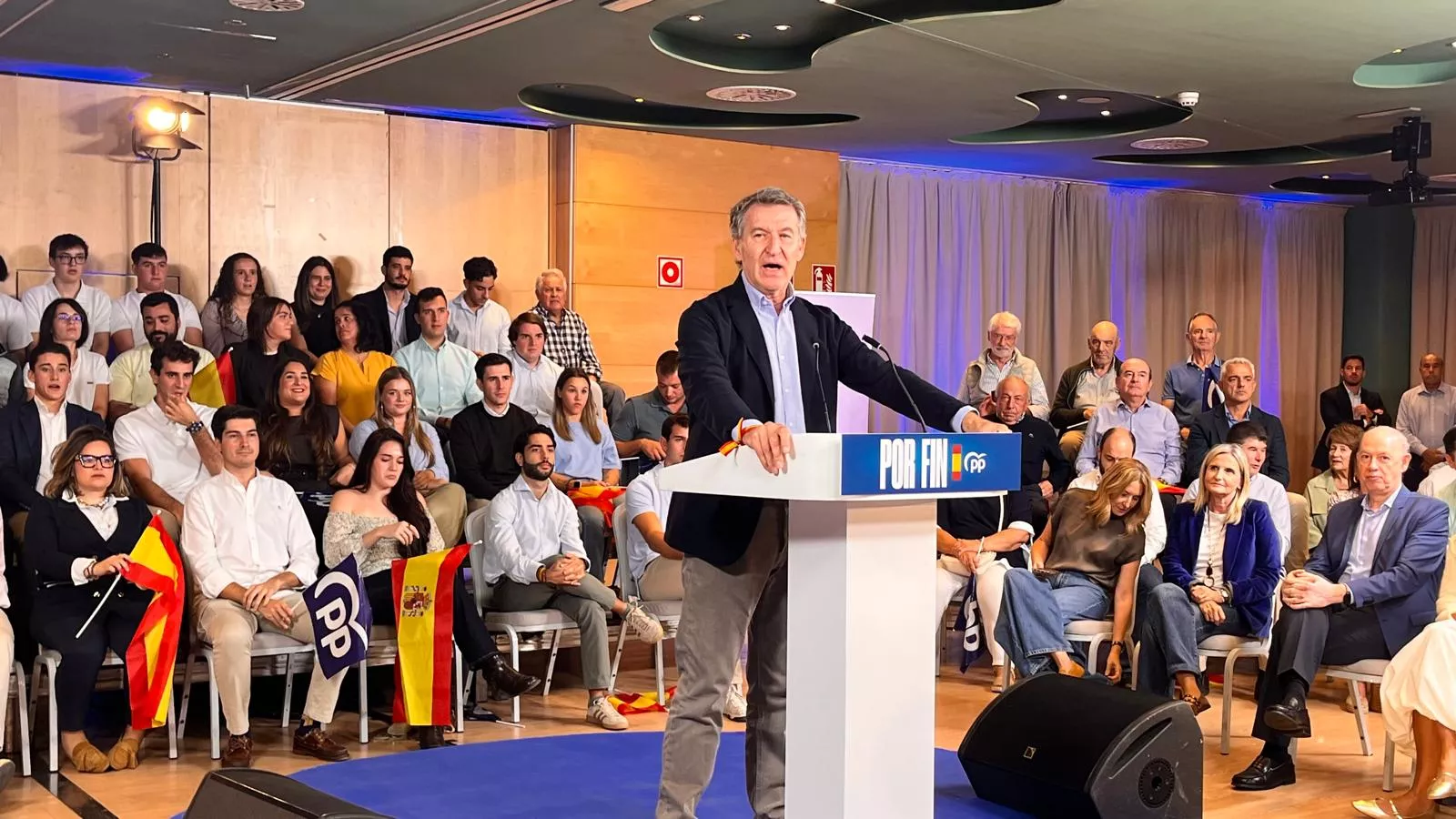 Acto público de Alberto Núñez Feijóo en Huesca. Foto Mercedes Manterola