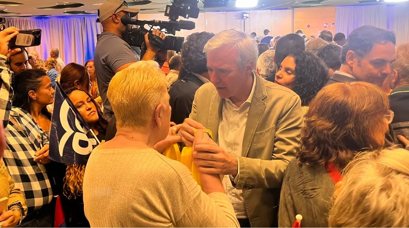Acto público de Alberto Núñez Feijóo en Huesca. Foto Mercedes Manterola