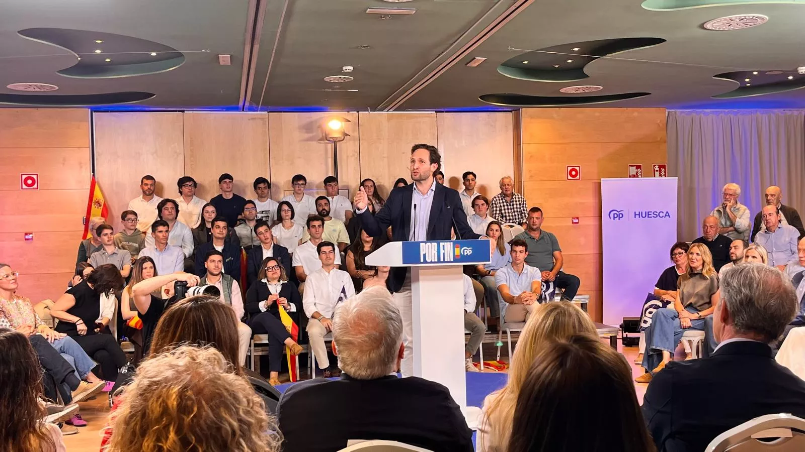 Acto público de Alberto Núñez Feijóo en Huesca. Foto Mercedes Manterola