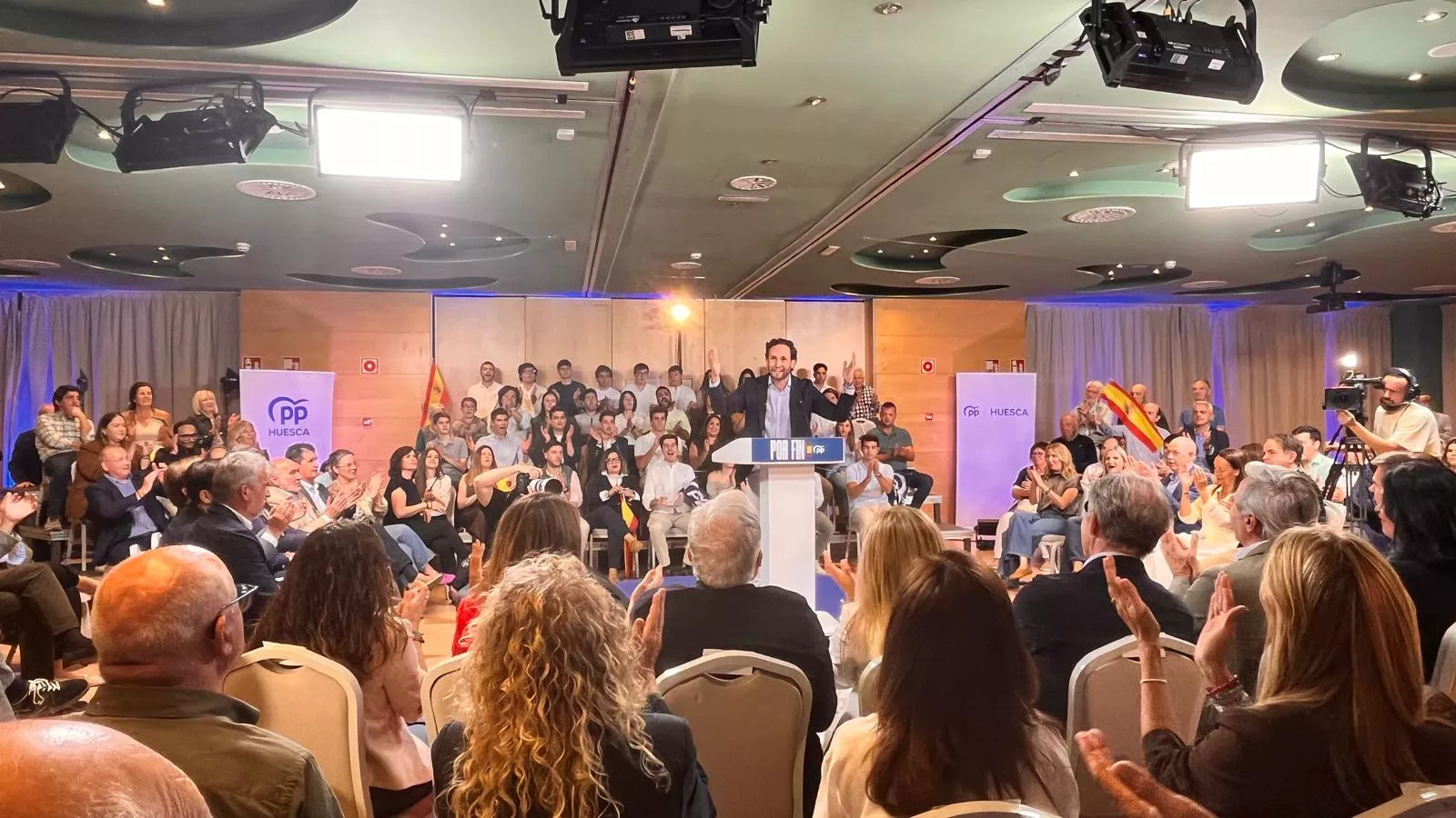Acto público de Alberto Núñez Feijóo en Huesca. Foto Mercedes Manterola