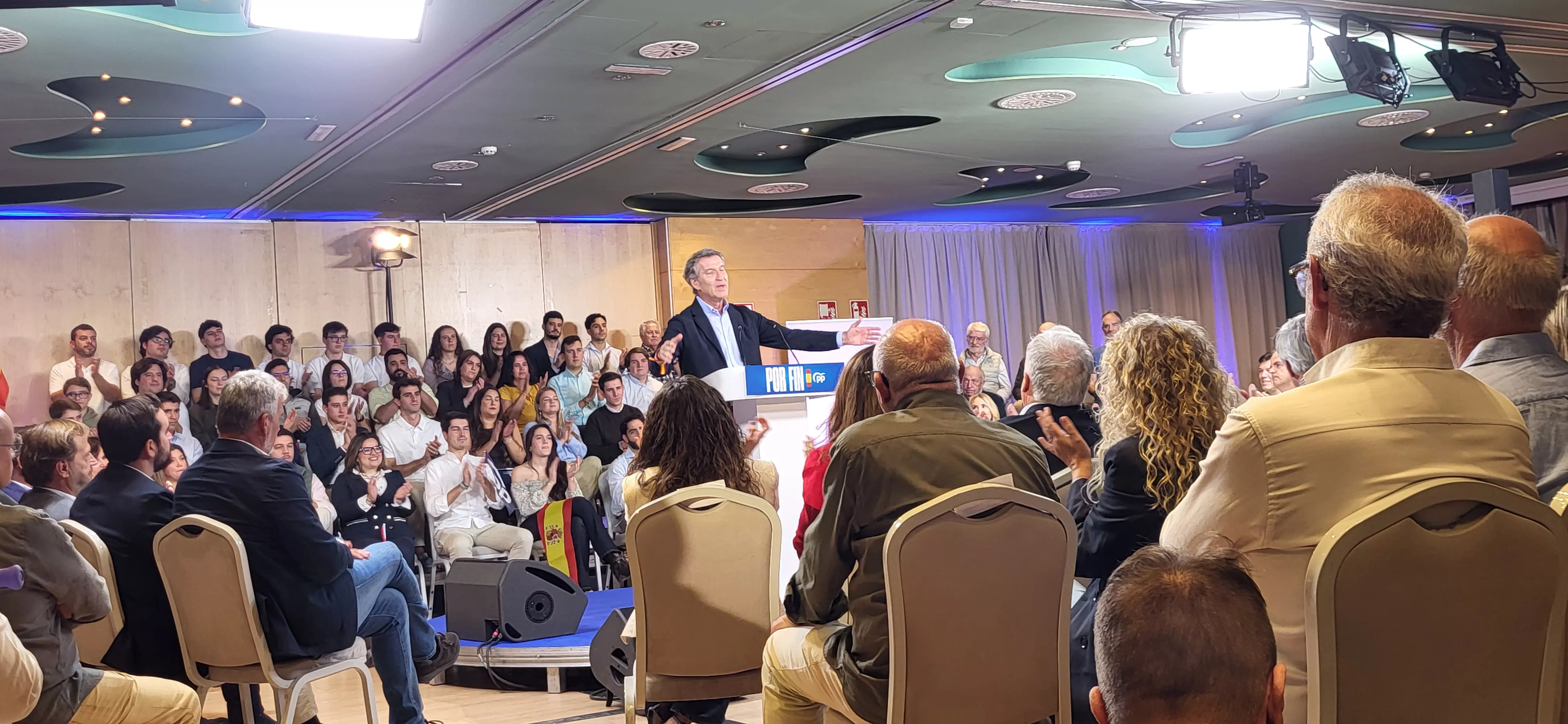 Acto público de Alberto Núñez Feijóo en Huesca. Foto Mercedes Manterola