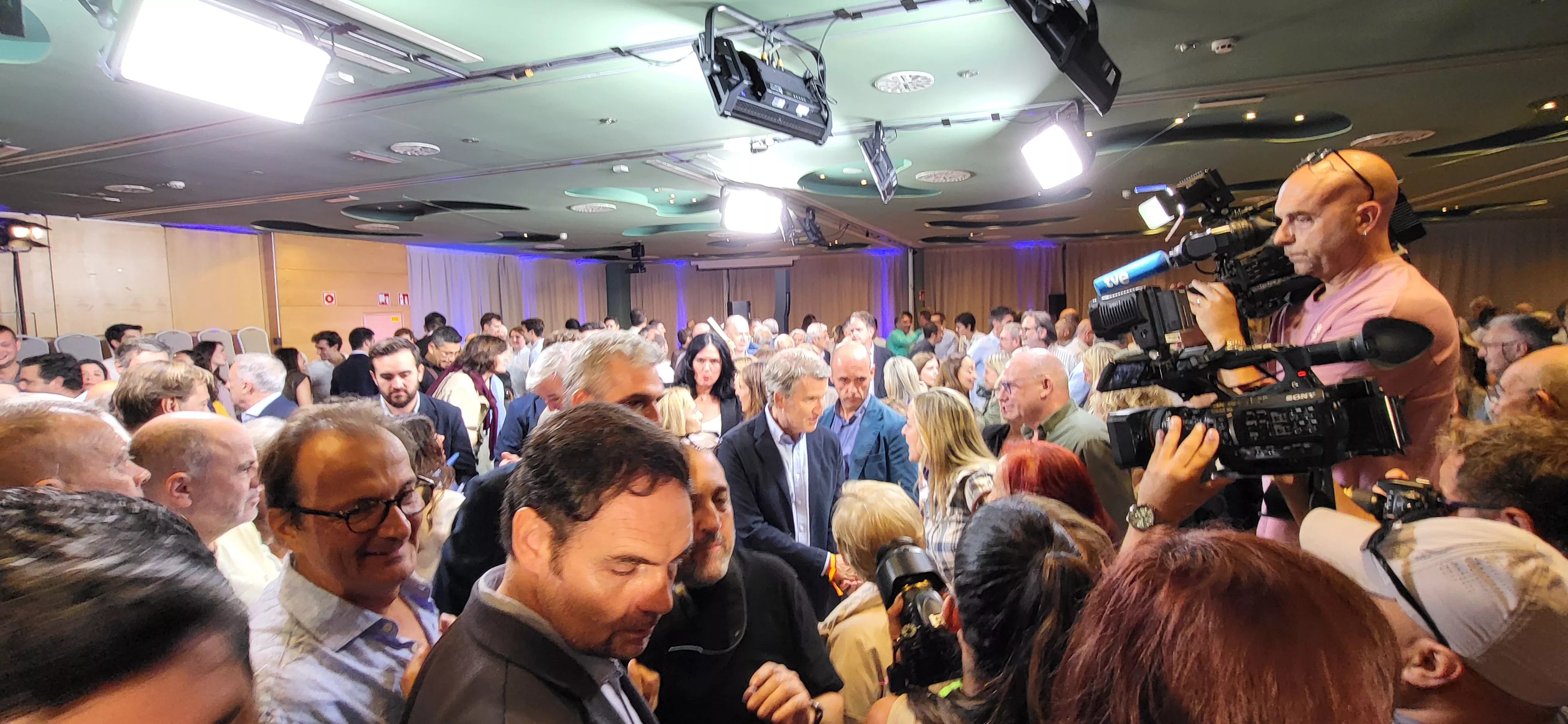 Acto público de Alberto Núñez Feijóo en Huesca. Foto Mercedes Manterola