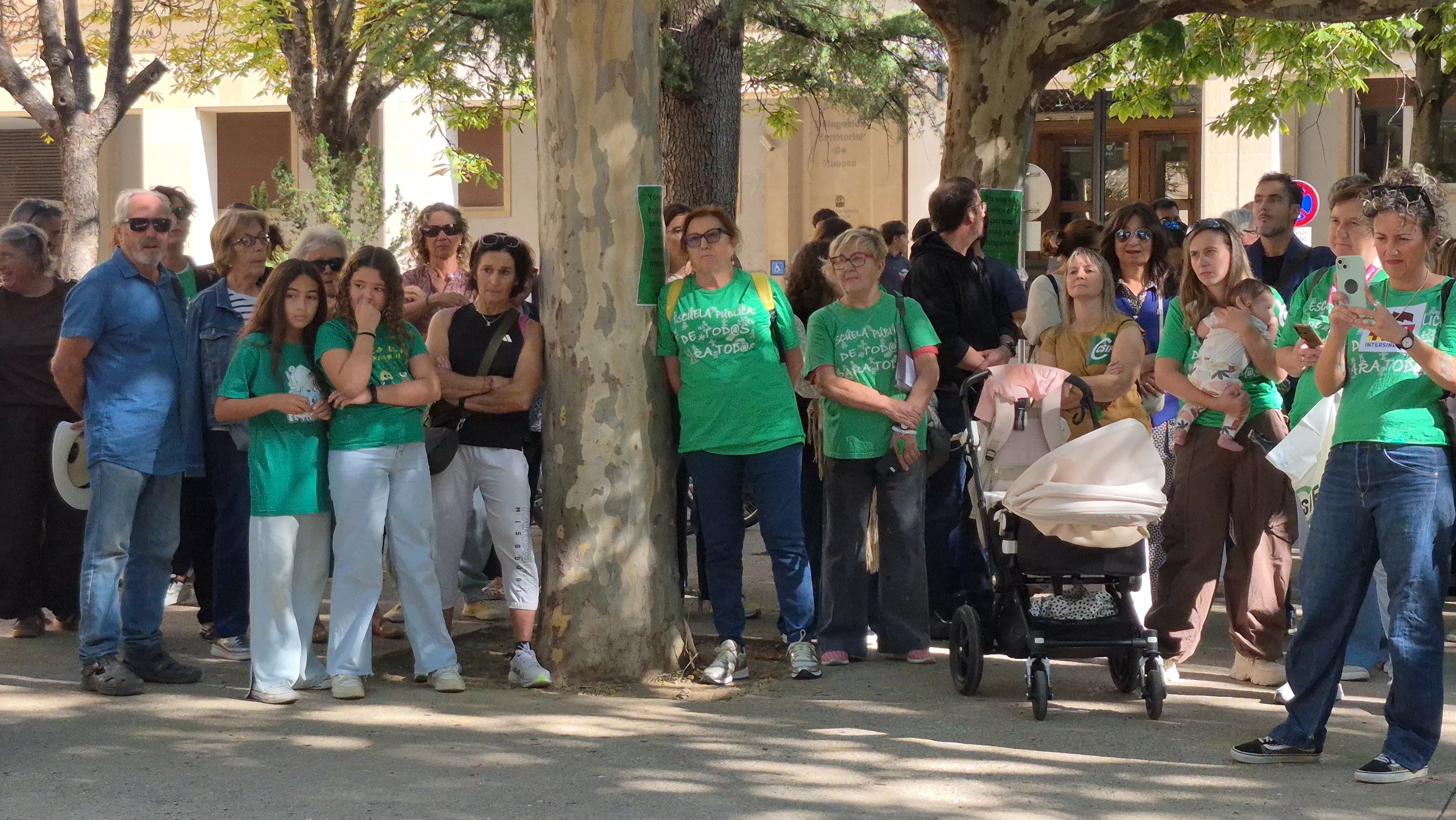 Concentración en Huesca en la jornada de huelga educativa. Foto Myriam Martínez