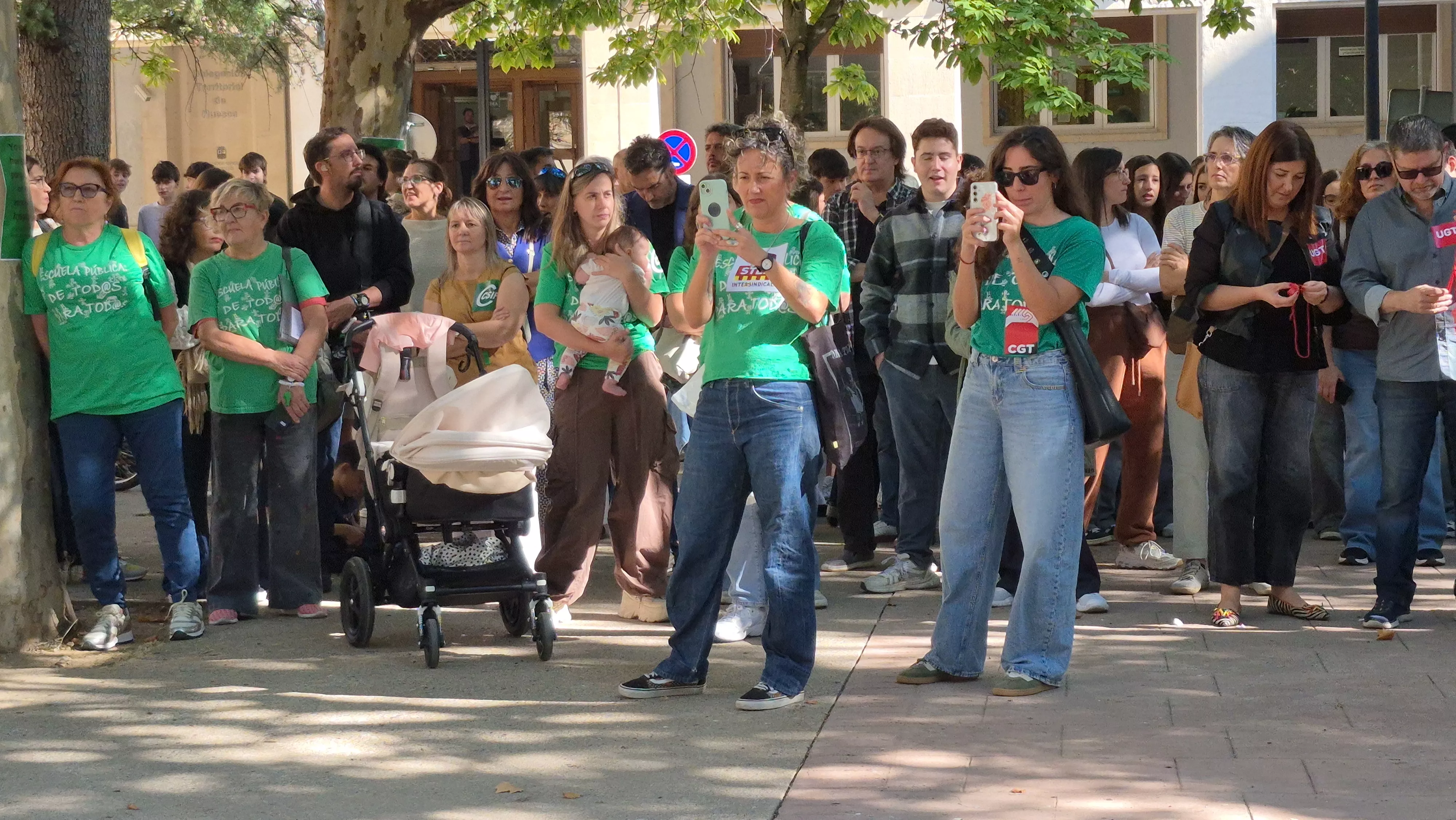 Concentración en Huesca en la jornada de huelga educativa. Foto Myriam Martínez