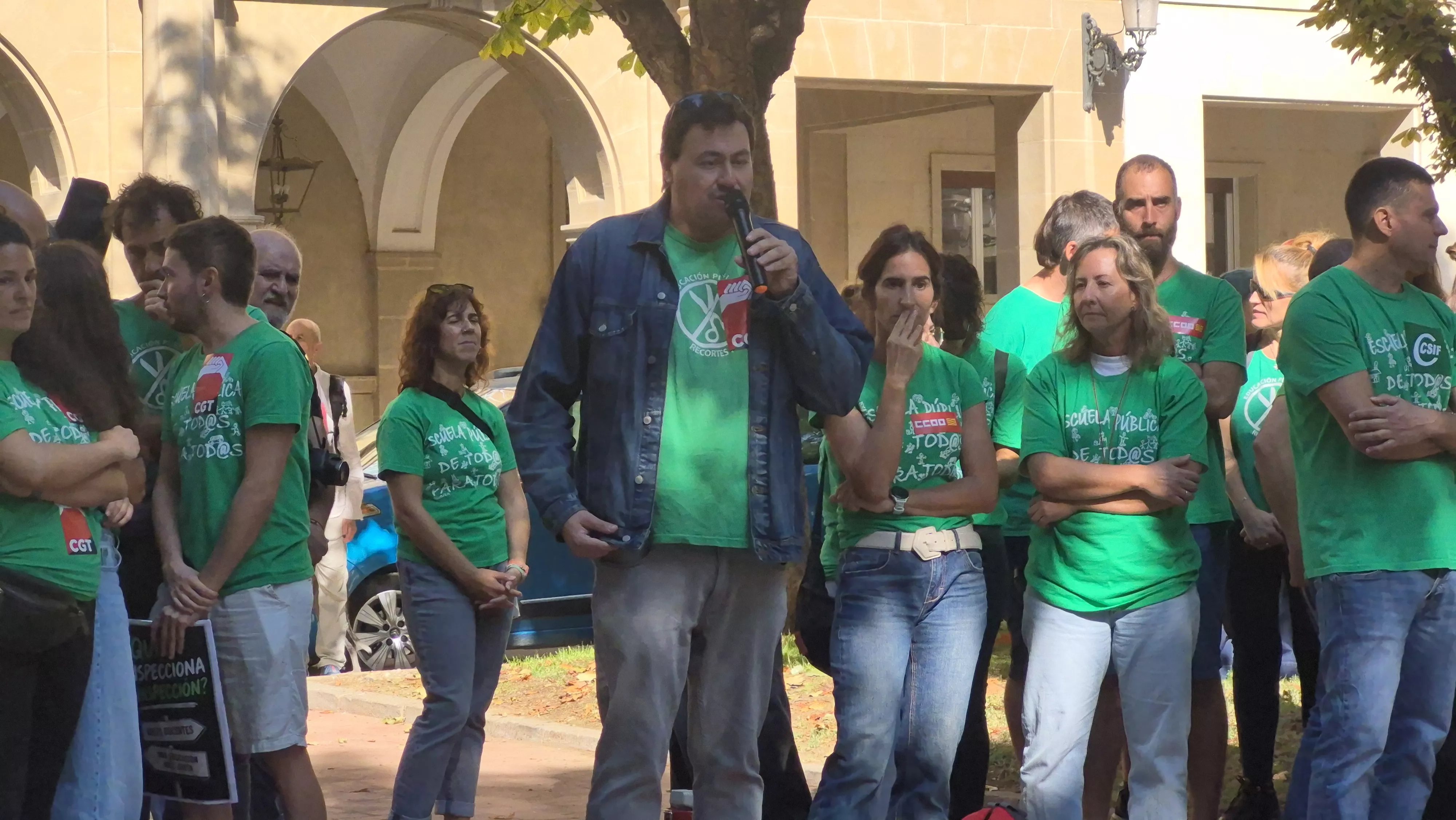 Concentración en Huesca en la jornada de huelga educativa. Foto Myriam Martínez