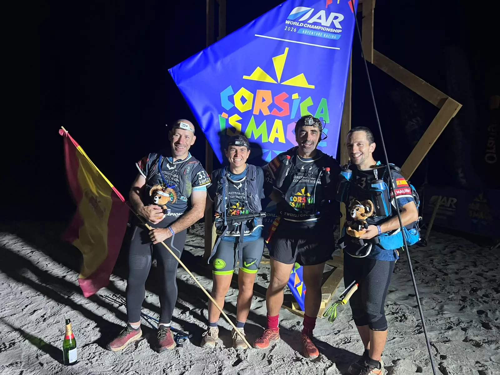 Equipo en la línea de meta en 26º posición
