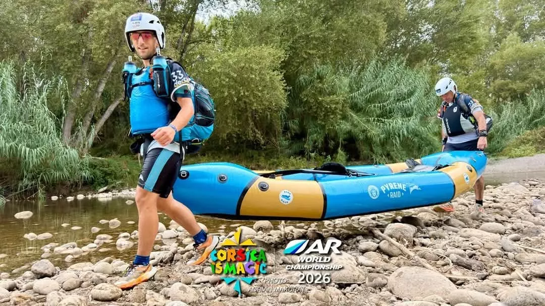 Sección de packraft sin apenas agua en el río
