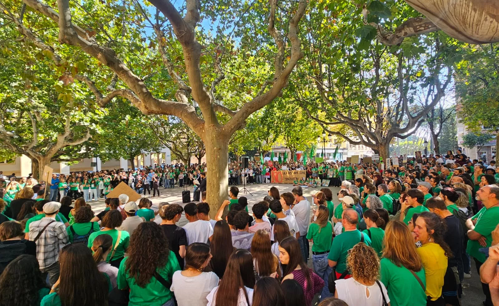 Concentración en Huesca en la jornada de huelga educativa. 