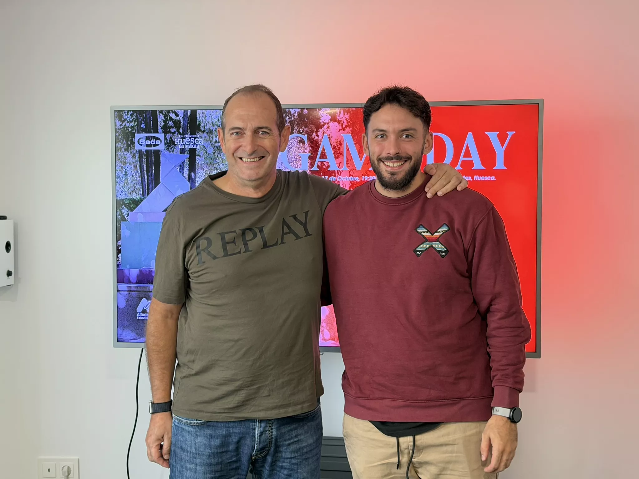Nolasco y Dani Pérez, en la previa del partido de Bada Huesca ante Zarautz. Foto: Adri Mora