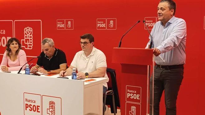 Fernando Sabés durante su intervención en el comité provincial socialista.