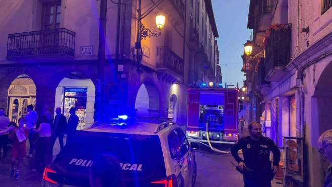 Imagen de la actuación en el incedio en el Hotel Pradas de Jaca. Imagen de la actuación en el incedio en el Hotel Pradas de Jaca.