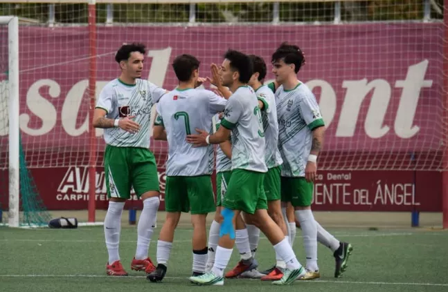 Jugadores del Peñas celebran un gol ante el Gallur. El Peñas Oscenses, ambicioso: "No nos ponemos metas". Foto: Instagram Peñas Oscenses