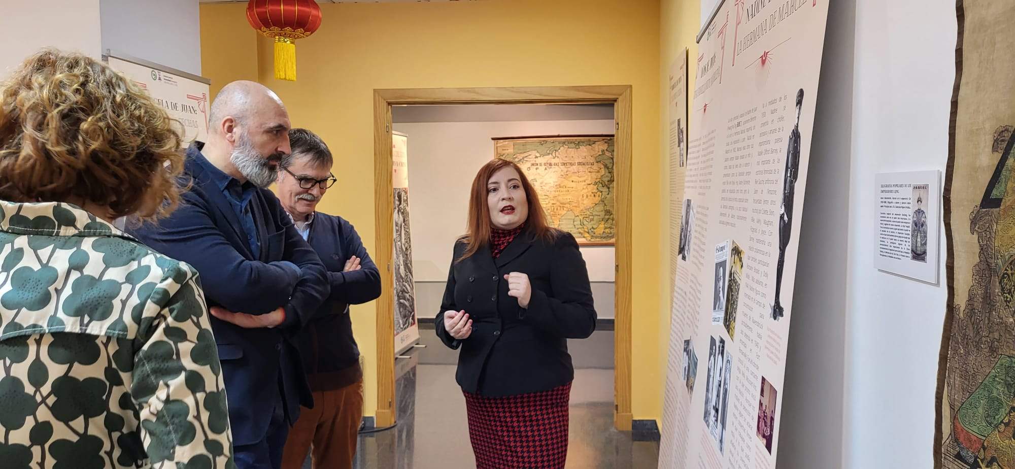 Marisa Peiró en la inauguración de la exposición sobre Marcela de Juan.