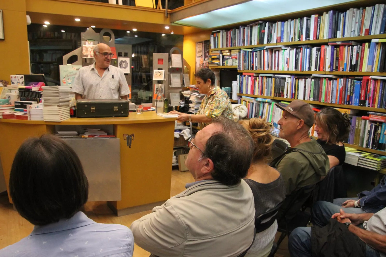 Presentación del libro 77 Gregerías o chilindrinas coloreadas de Paco Paricio. Foto Carlos Neofato