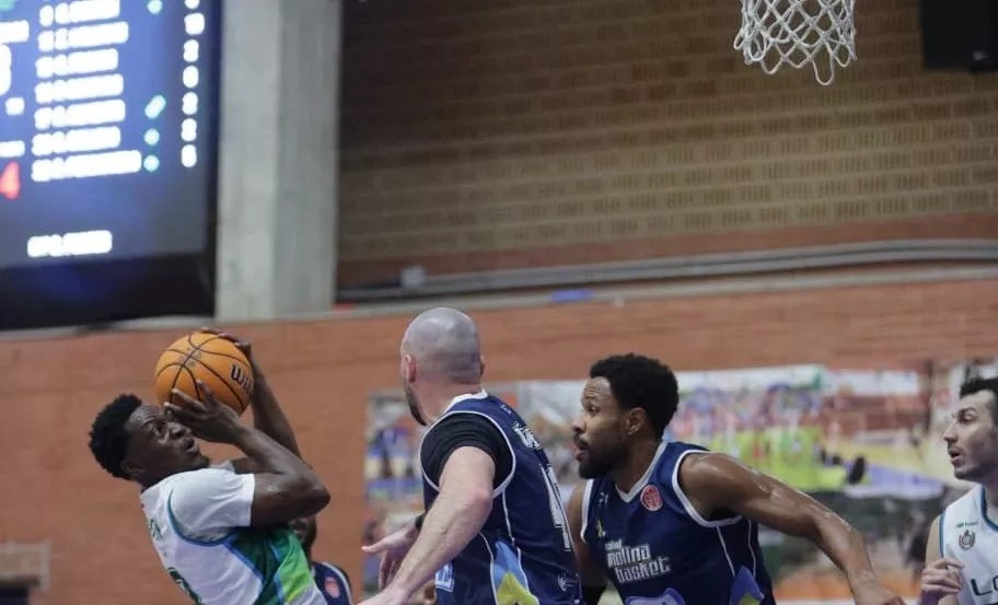 Zion, de Lobe Huesca la Magia, penetra a canasta